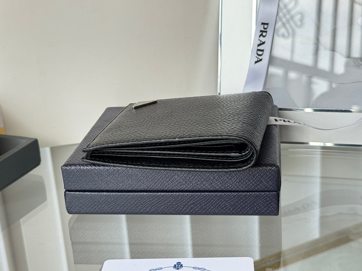 Pra 2M0513 Metal Triangle Logo Wallet 11cm Black lychee-grained cowhide