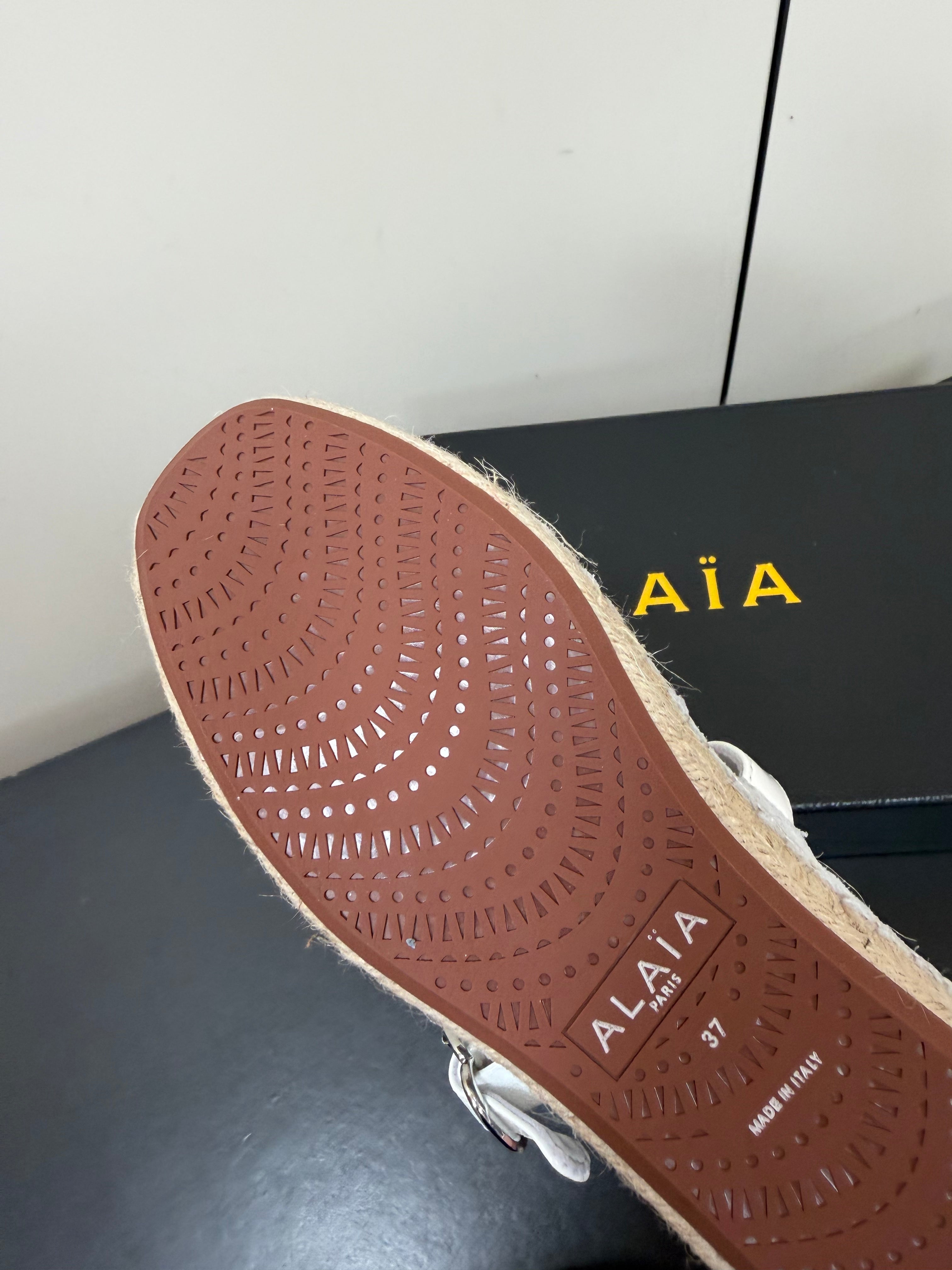 Alaia 26s Espadrilles White Patent Leather Mesh 984736