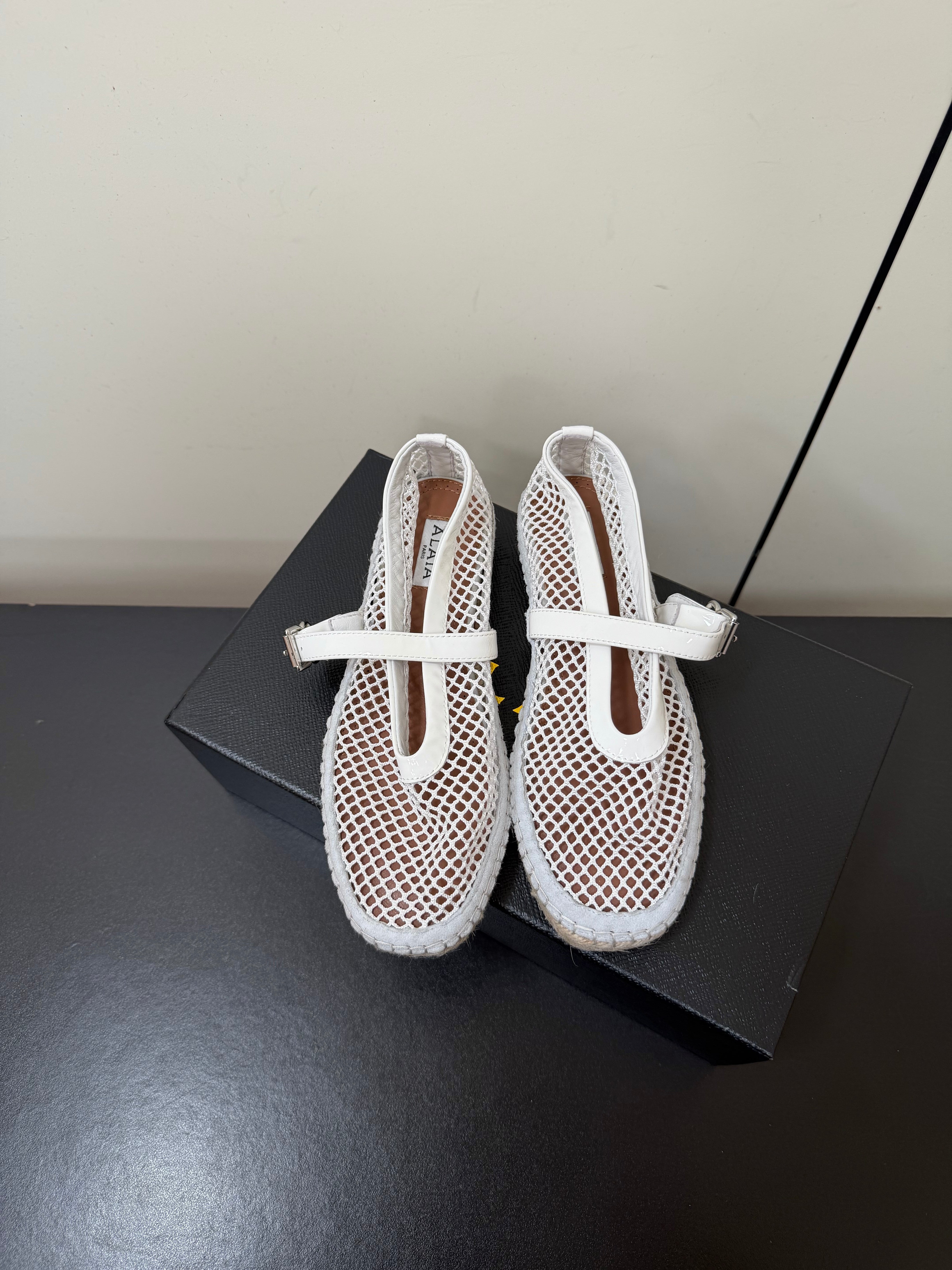 Alaia 26s Espadrilles White Patent Leather Mesh 984736