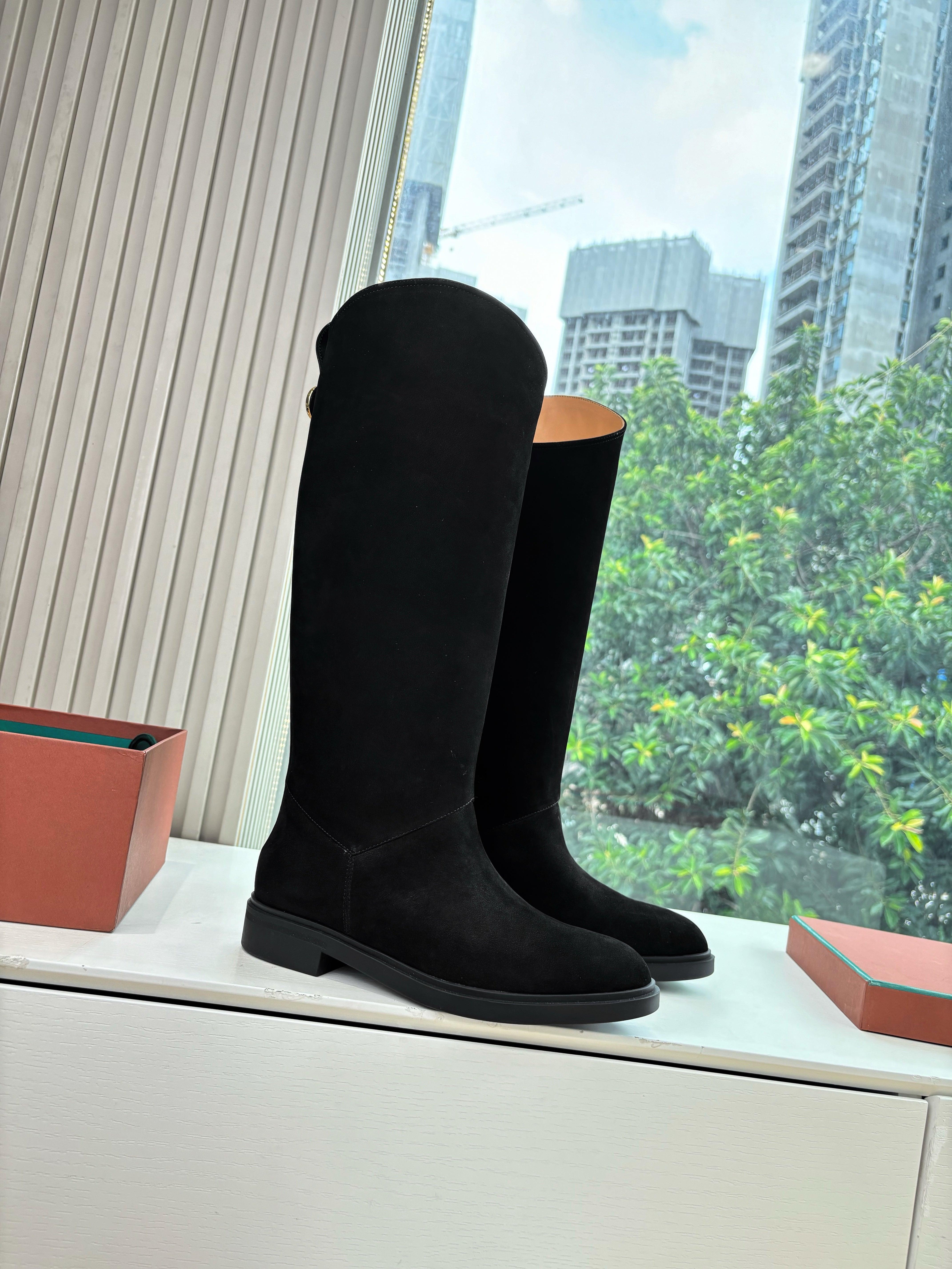 LP Kilda Knee-High Boots Black Suede 507415