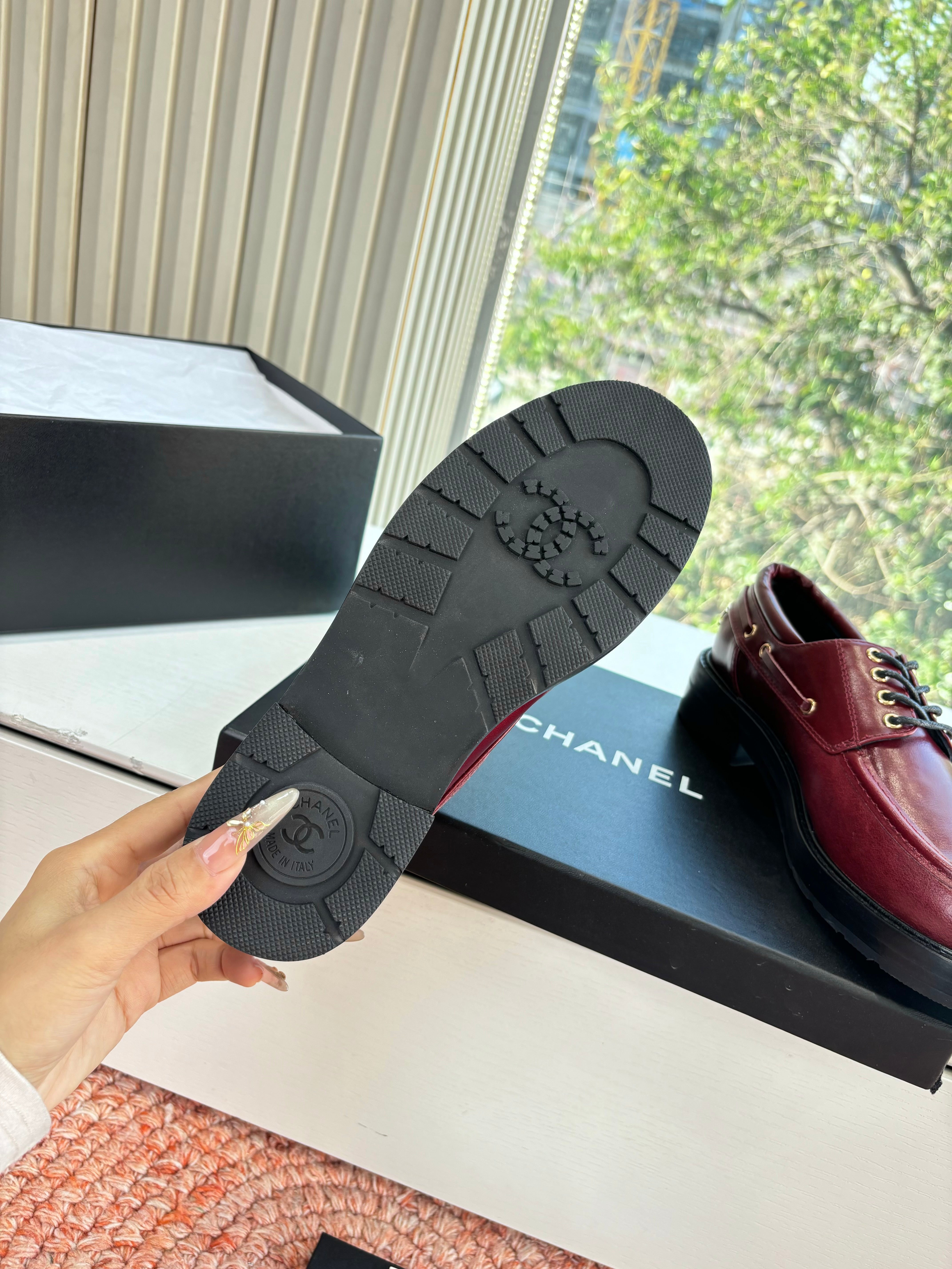 CC G189 26s Deep-cut Loafers Burgundy Glossy Lambskin 648223