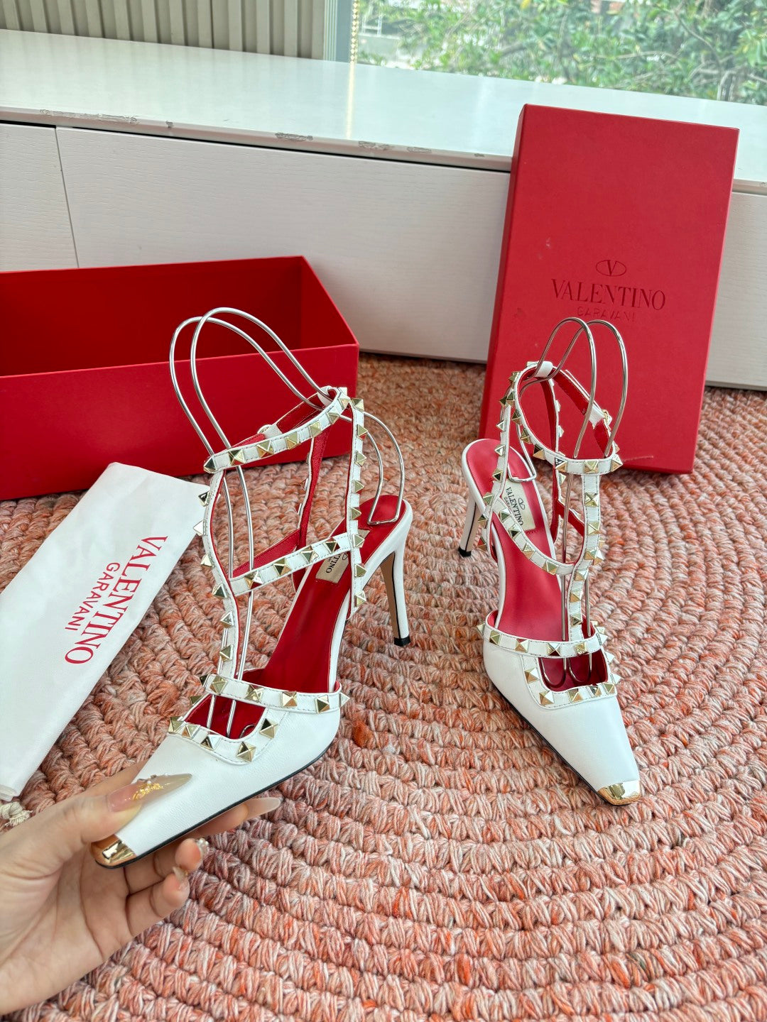 Valentino Rockstud Kidskin Pump 100mm White Sheepskin 702224