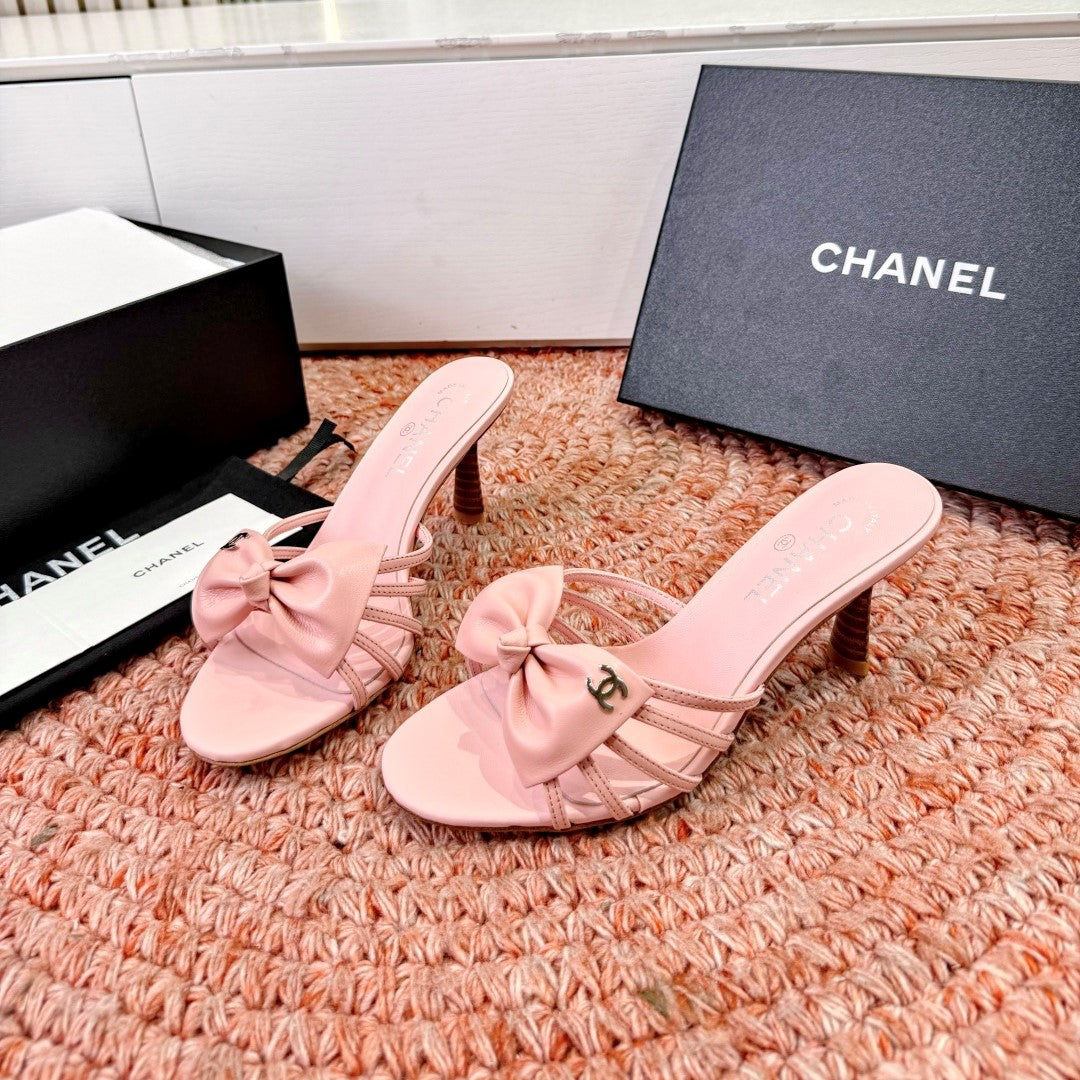 CC 26s Bow Heels Mules Pink Sheepskin 703672