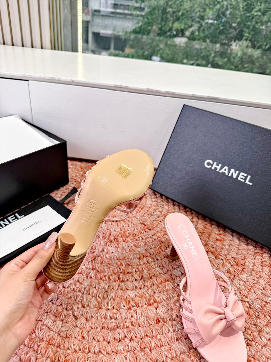 CC 26s Bow Heels Mules Pink Sheepskin 703672