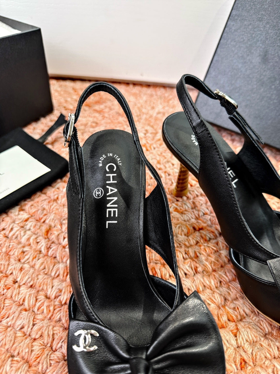 CC 26s Bow Heels Slingback Black Sheepskin 703665
