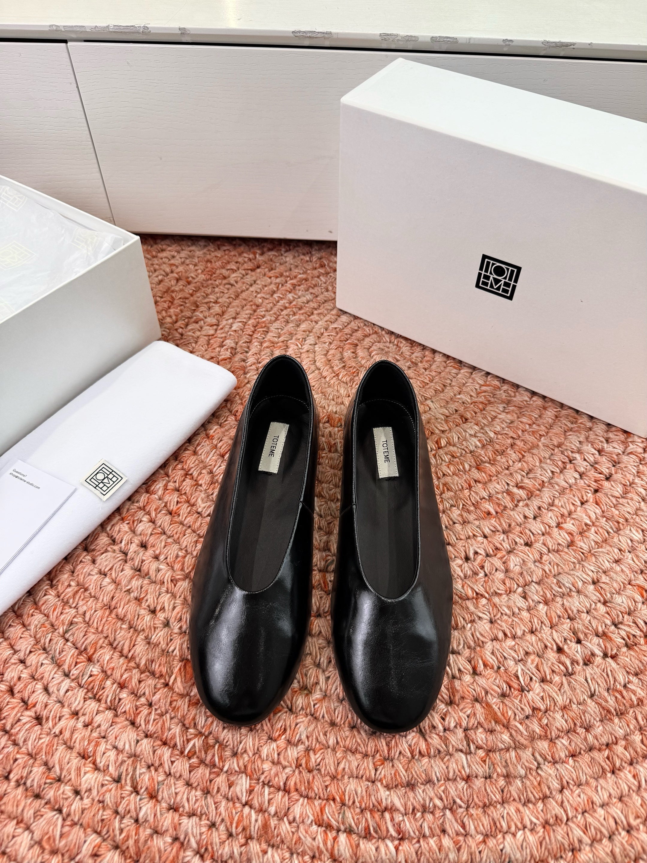 Toteme Ballerinas Black Glossy Leather 760433