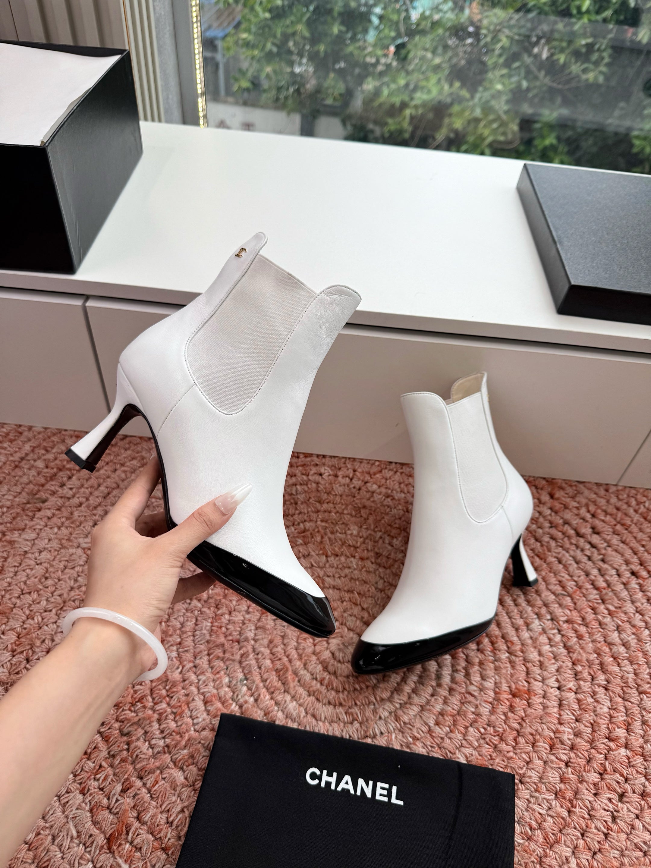 CC 26s Boot Black White Lambskin Patent Leather 916015