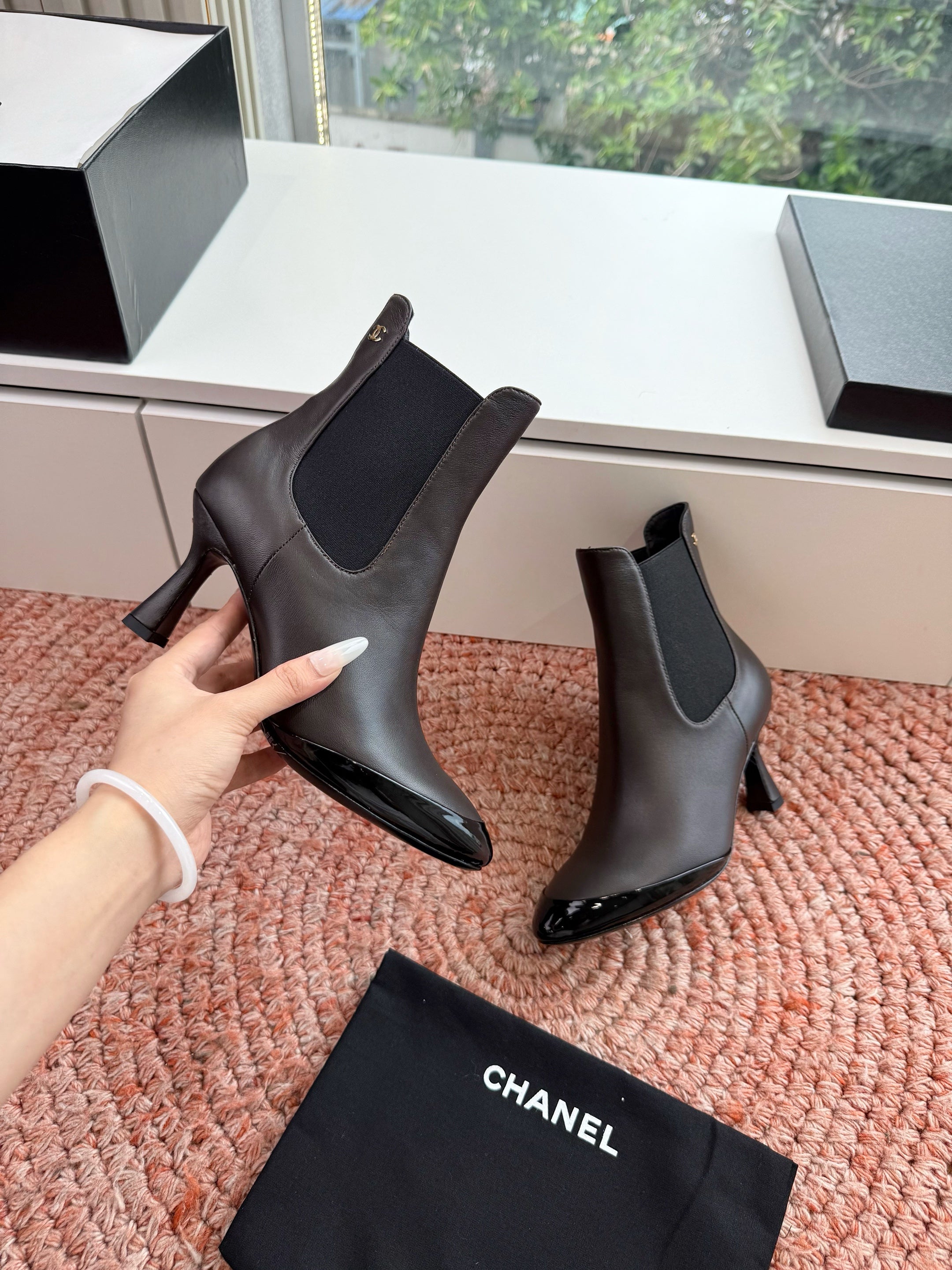 CC 26s Boot Black Coffee Lambskin Patent Leather 916016
