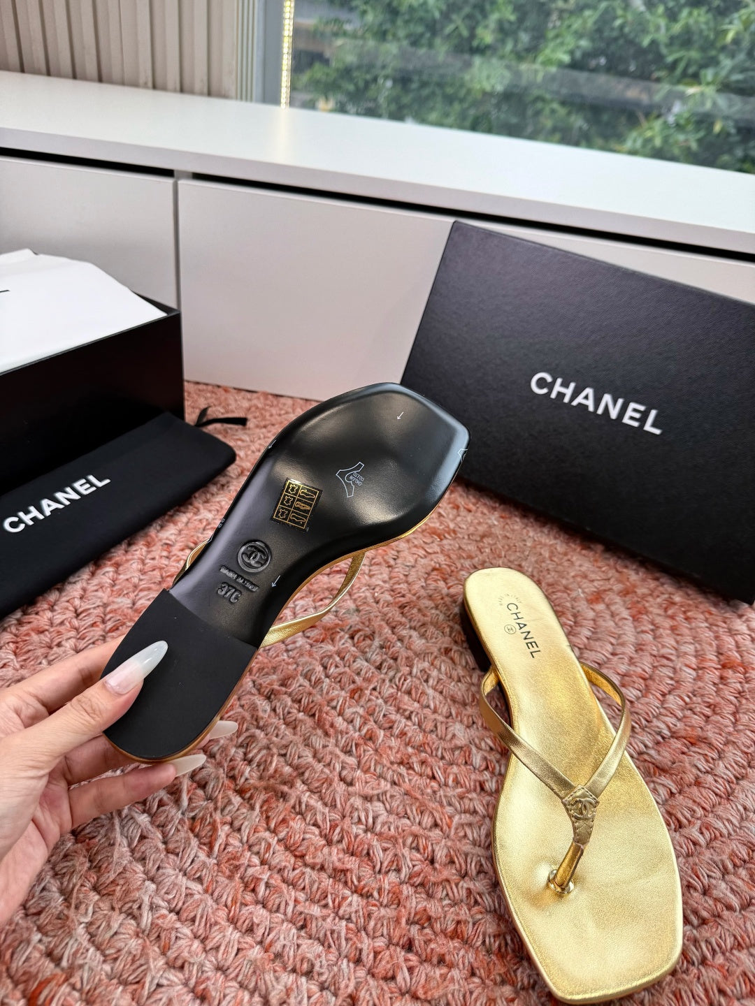 CC 26s Flip-Flops Gold Lambskin 934854