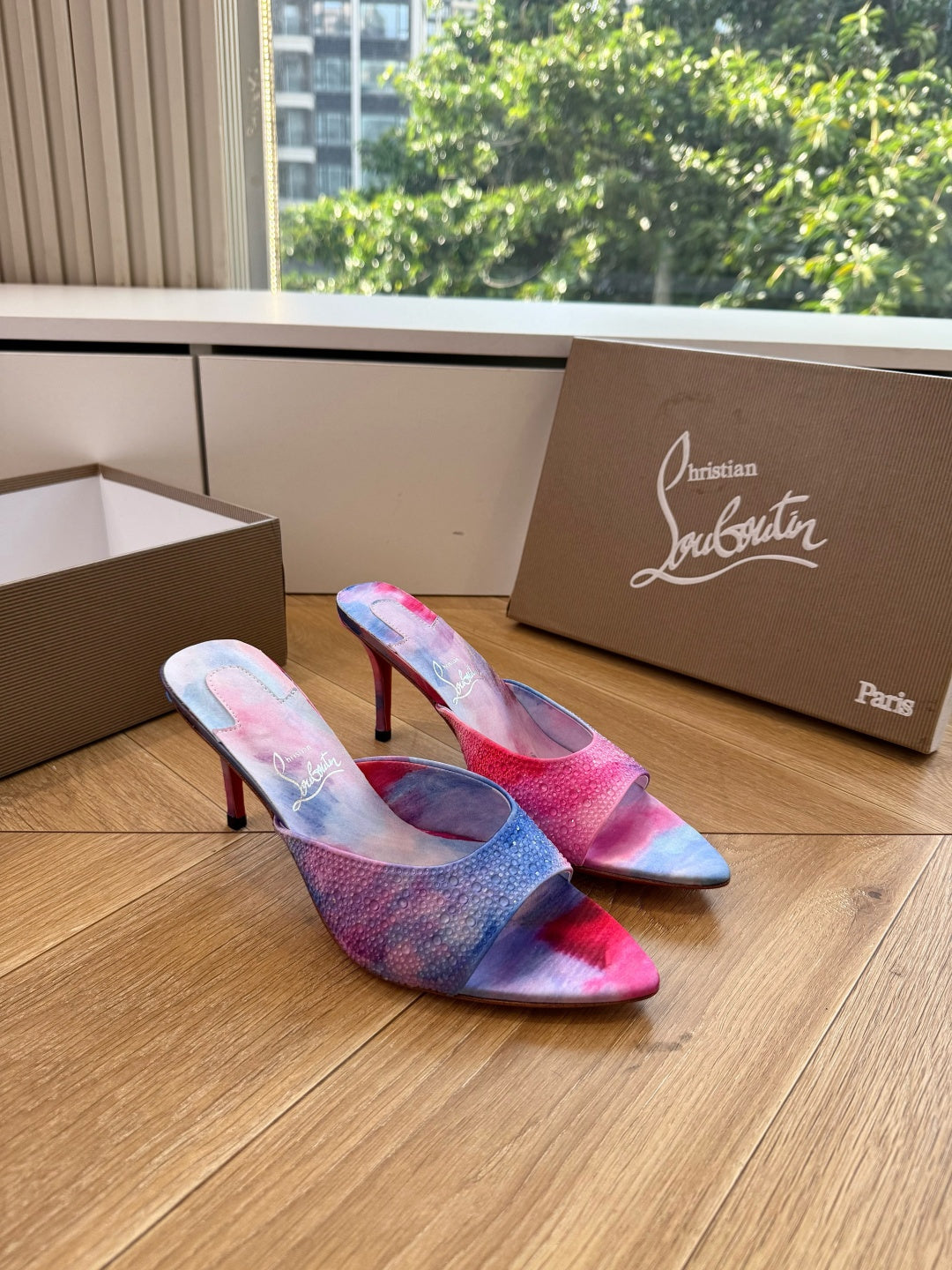 CL 26s Miss Z Mule Colorful Leather Satin 932816