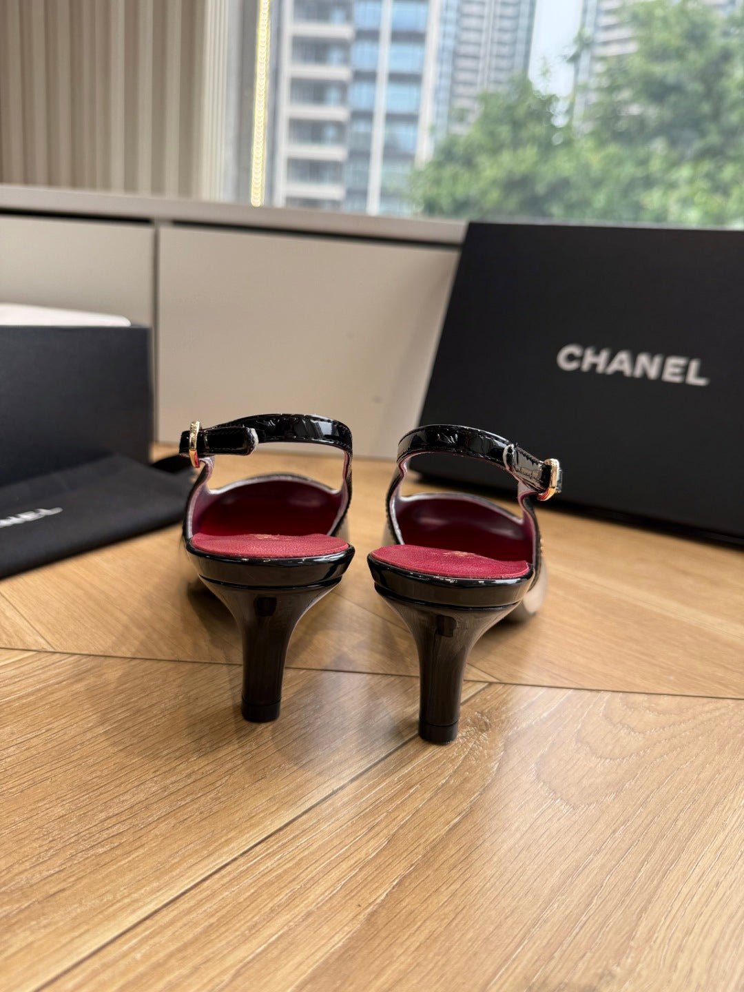 CC 26s Slingback Sliver Black Patent Leather 933126