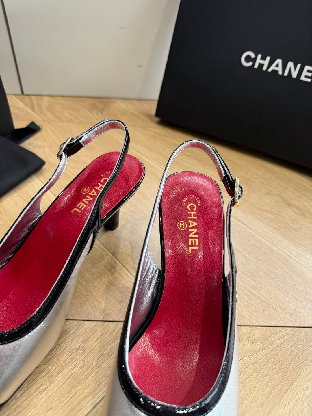 CC 26s Slingback Sliver Black Patent Leather 933126
