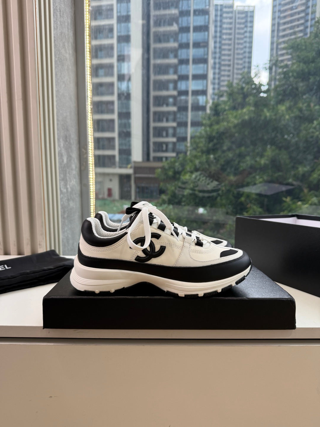 CC 26s Sneakers White Black Mesh Suede Leather 122422