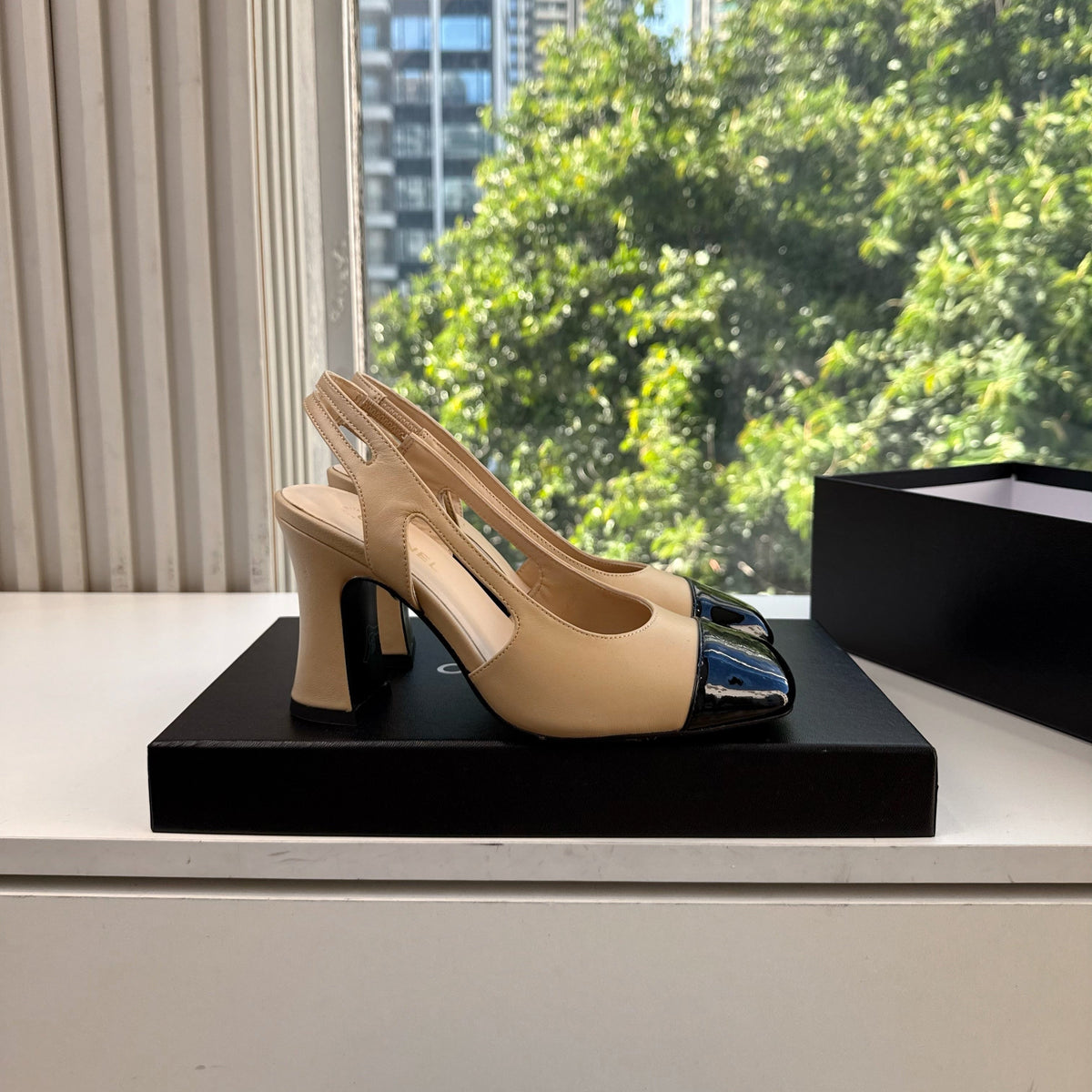CC 26s Cap Toe Slingback Heels 6.5cm Beige Leather 168803