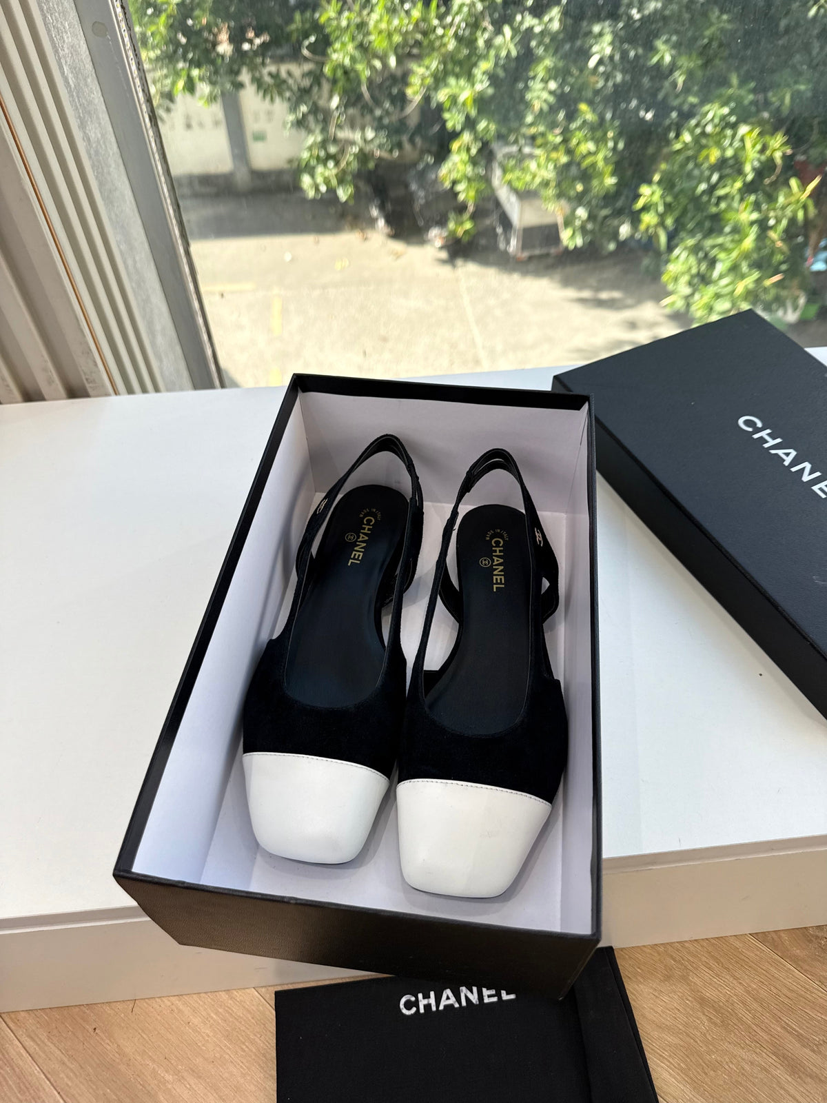 CC 26s Cap Toe Slingback Flats Black Suede 168785