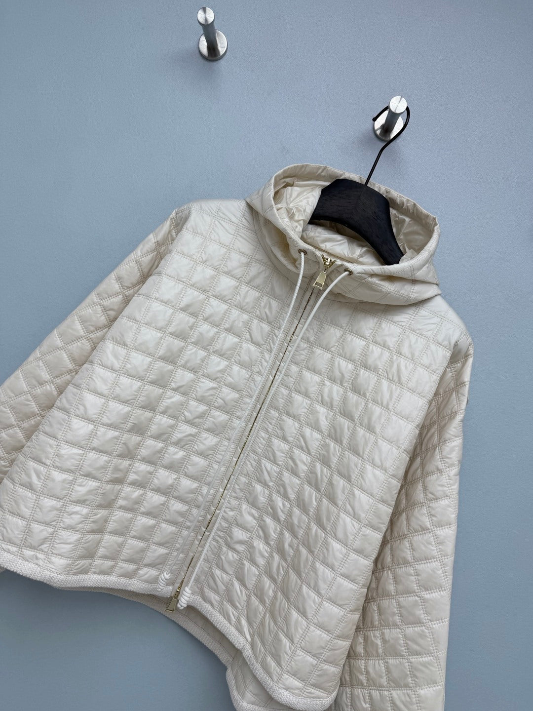 Moncler 26s Padded Coat with Classic Check Quilting Cream 425140