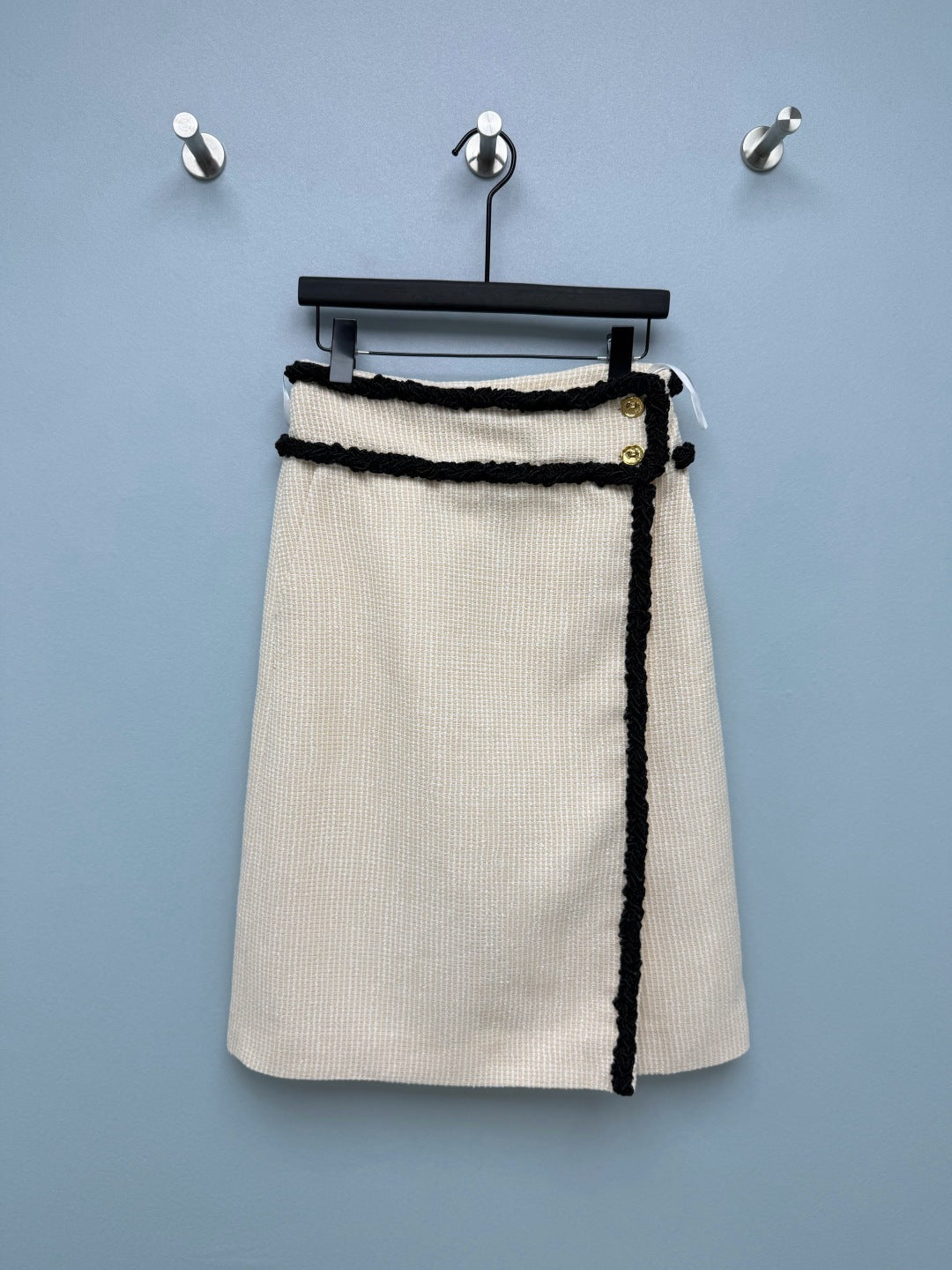 CC 26S Beige Tweed Black Trim Wrap Skirt 428383