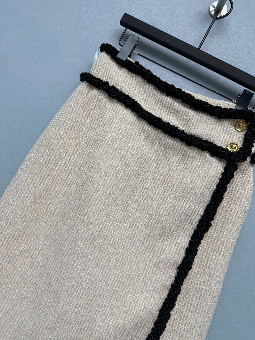 CC 26S Beige Tweed Black Trim Wrap Skirt 428383