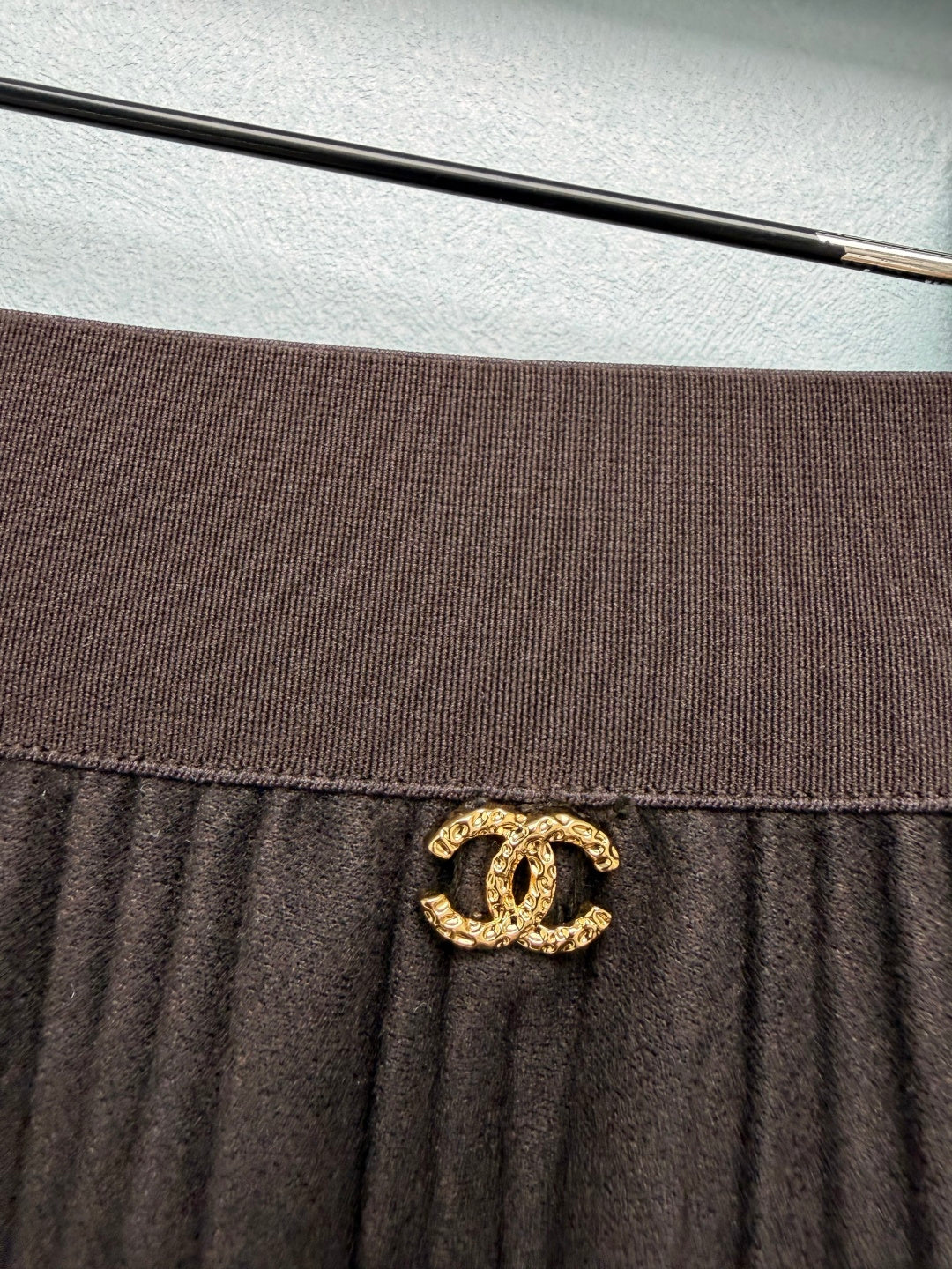 Chanel 26s Pleated Midi Skirt Brown Wool 436020