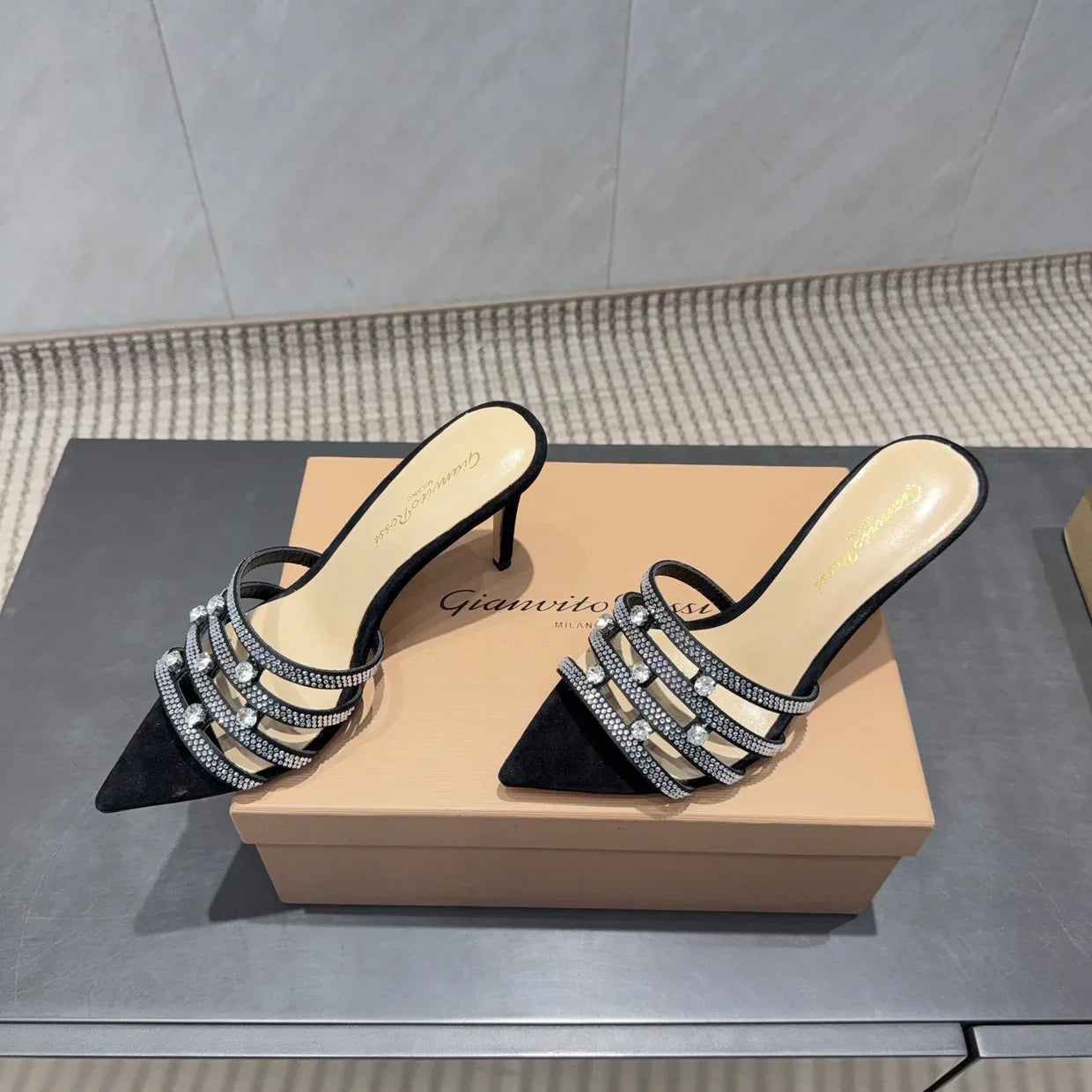 Gianvito Rossi 26SS High Heeled Sandals 100 Black Beige Sheepskin 613826