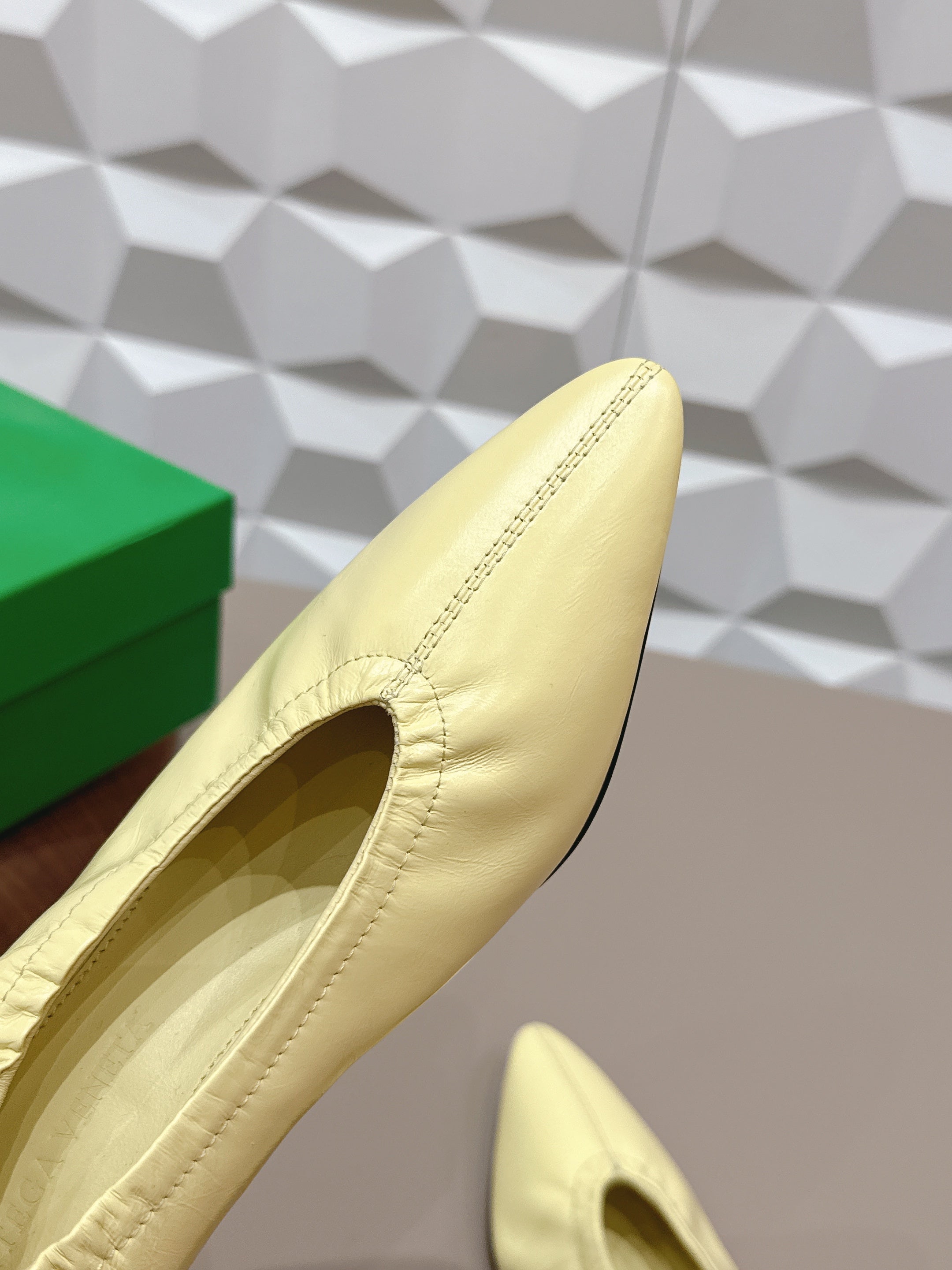 BV Sofia Pump 4cm Lemon Yellow Sheepskin 613301