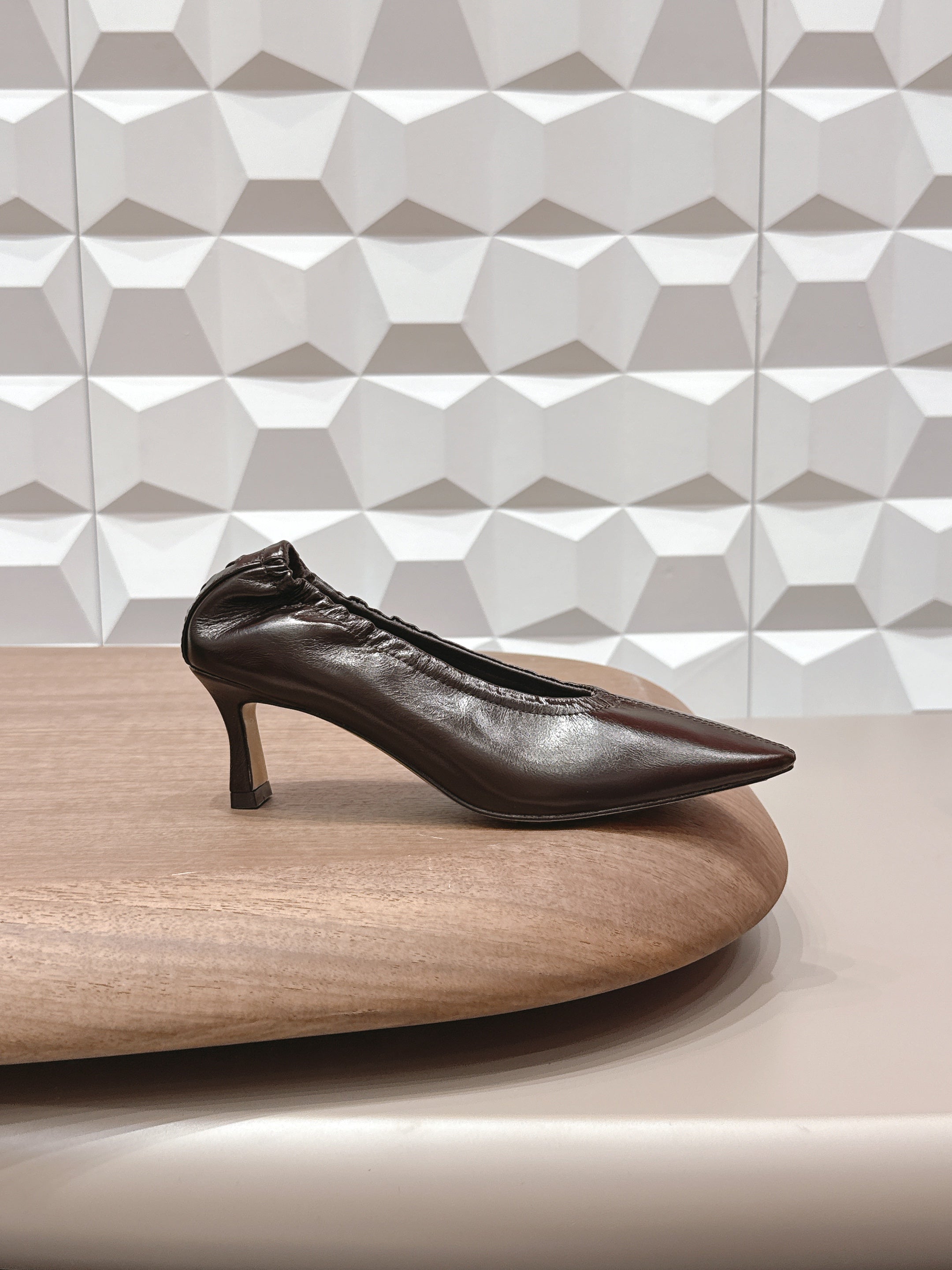 BV Sofia Pump 4cm Chocolate Sheepskin 613300