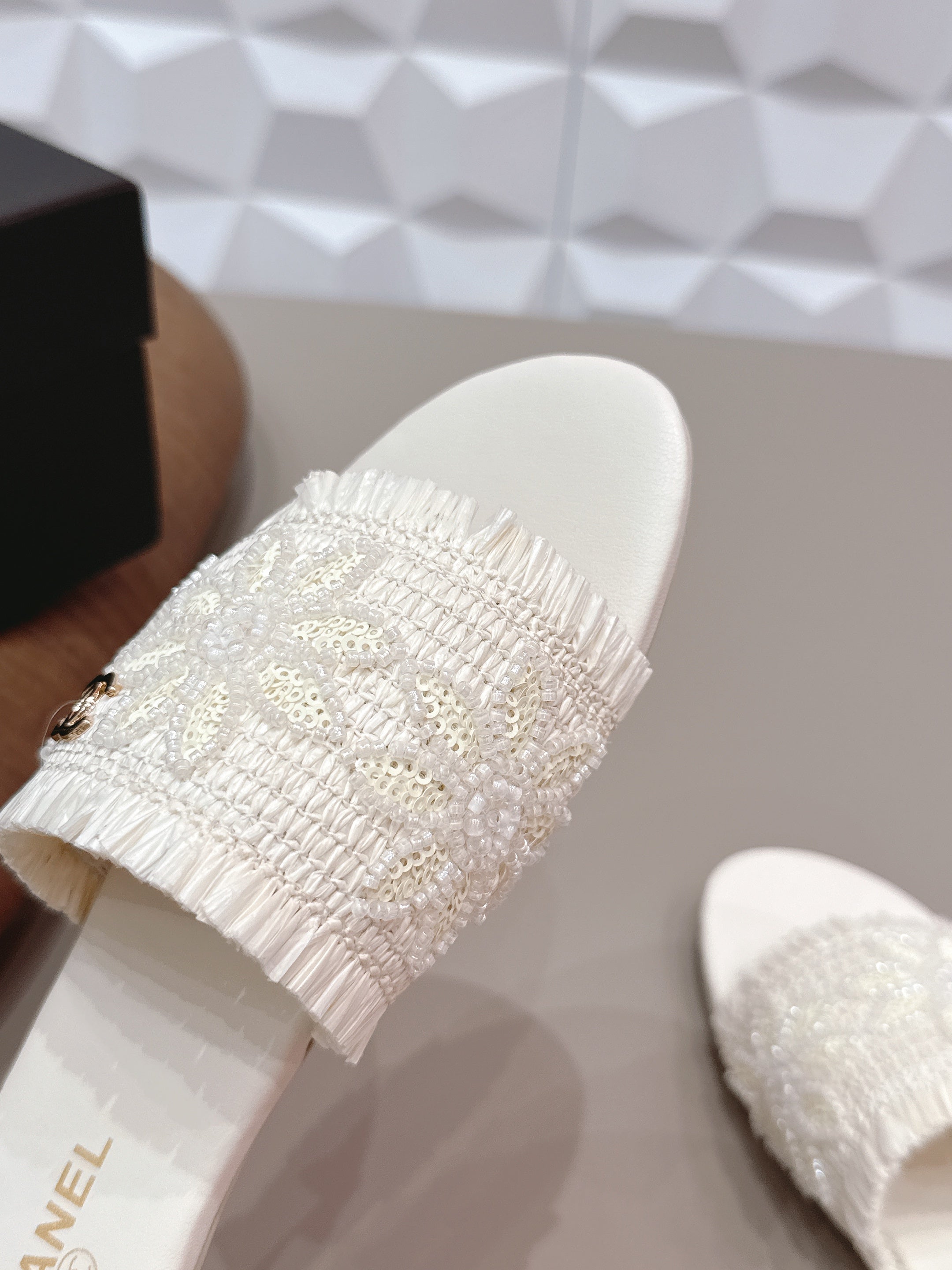 CC 26s Flat Sandals White Straw Leather 613264