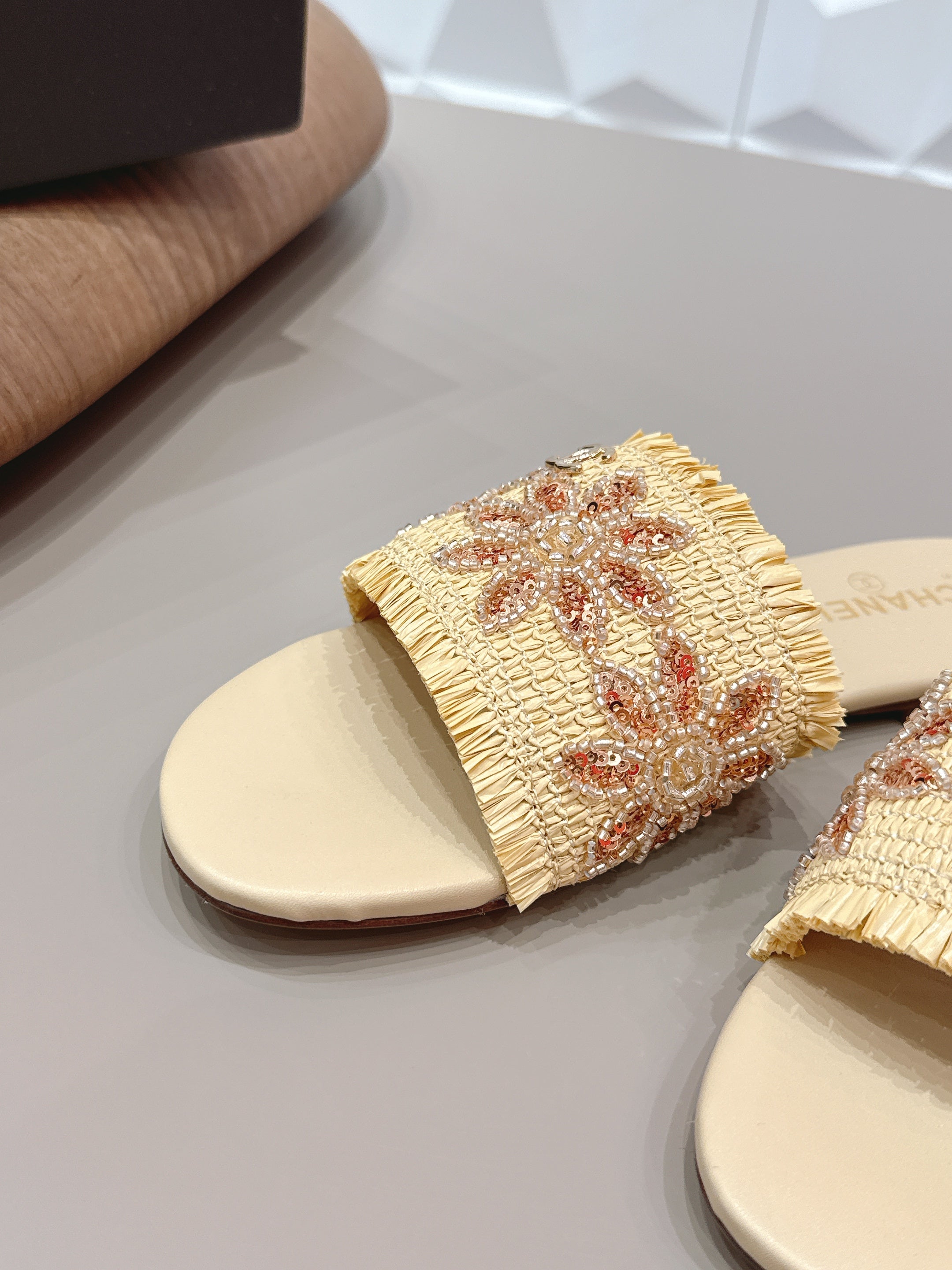 CC 26s Flat Sandals Beige Straw Leather 613265