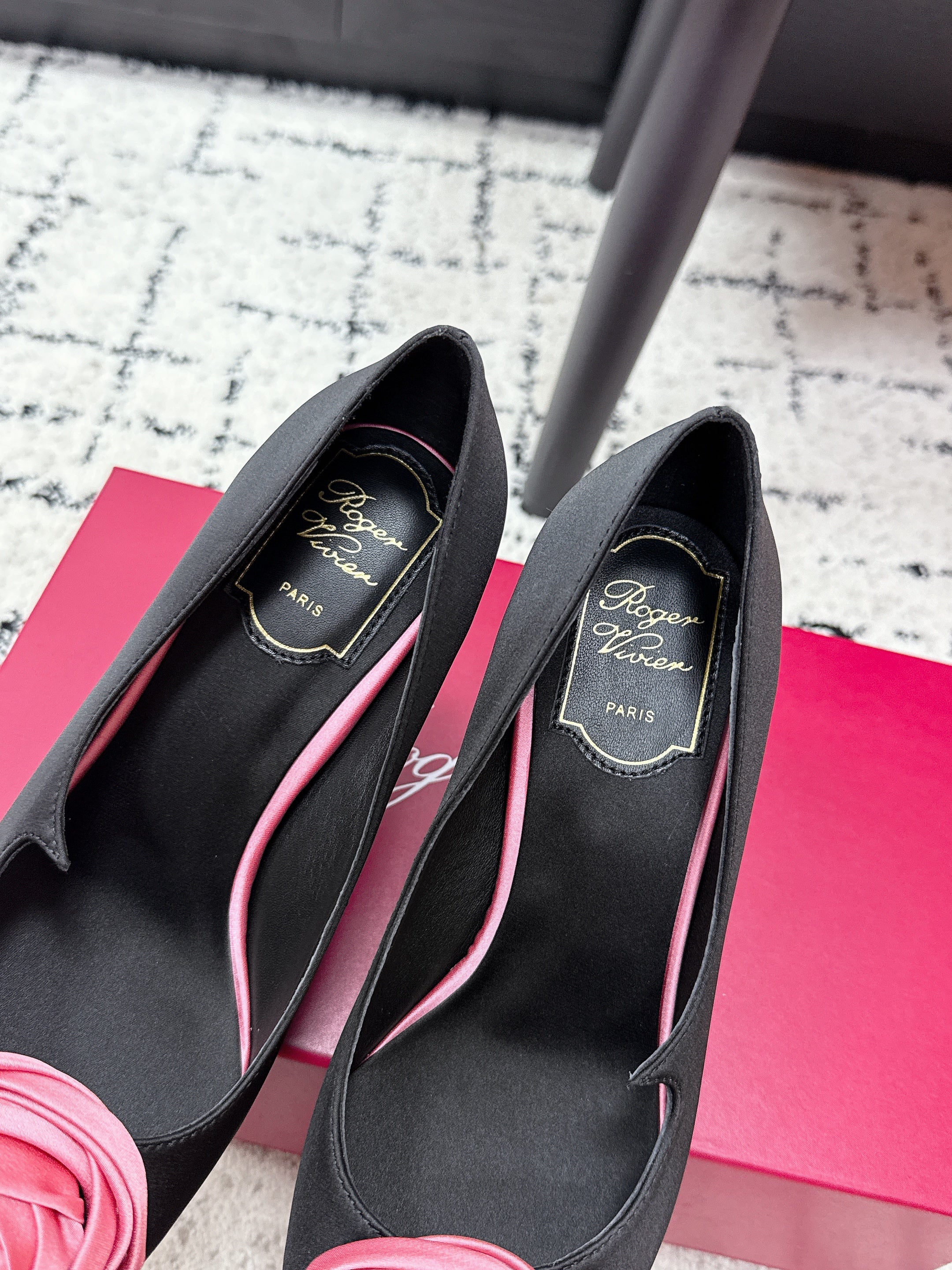 RV Rose Vivier Flower Pumps 10cm Pink Black Satin 617291