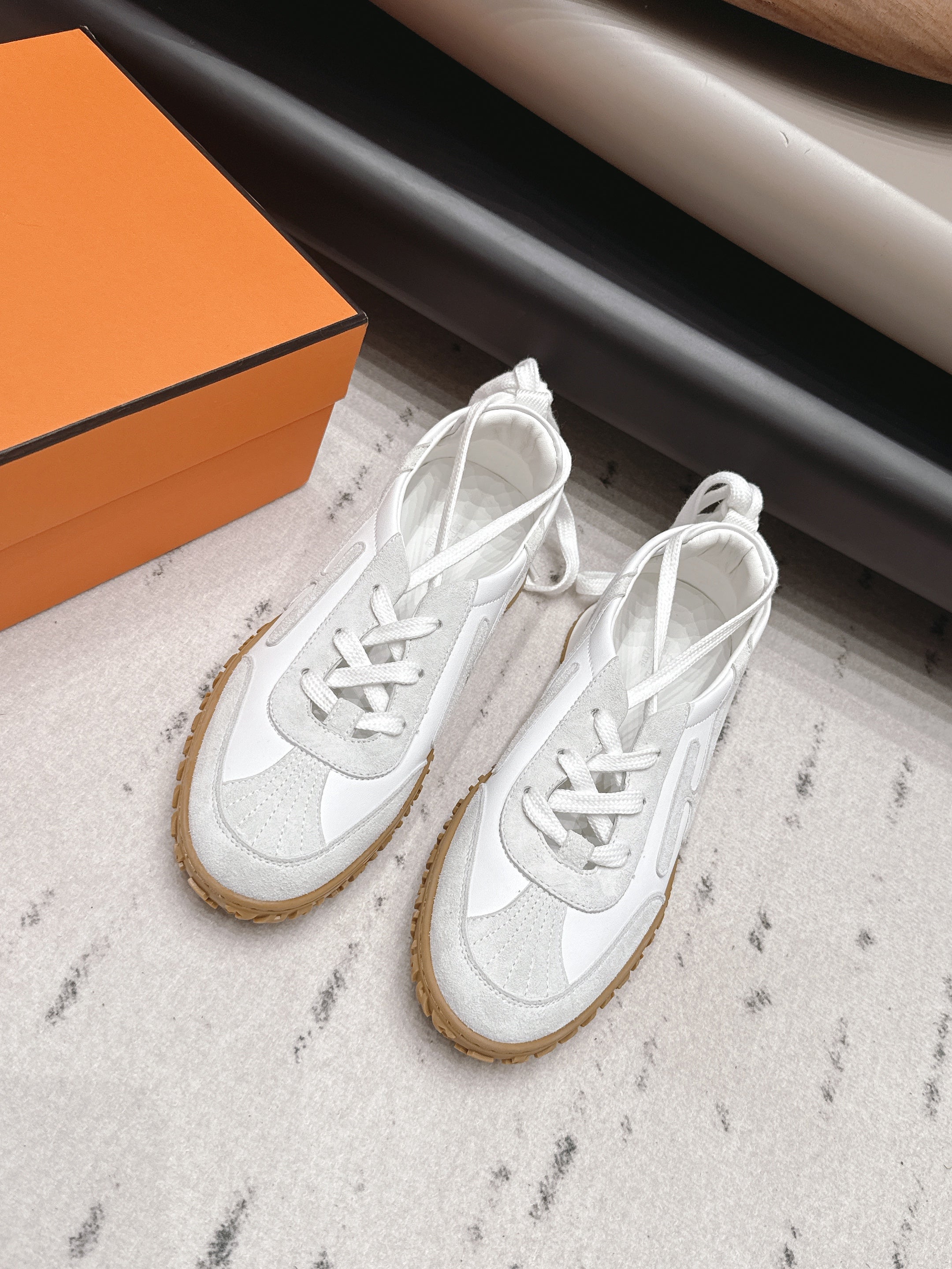 HM 26s Mascot Sneakers White Suede Lambskin 905304