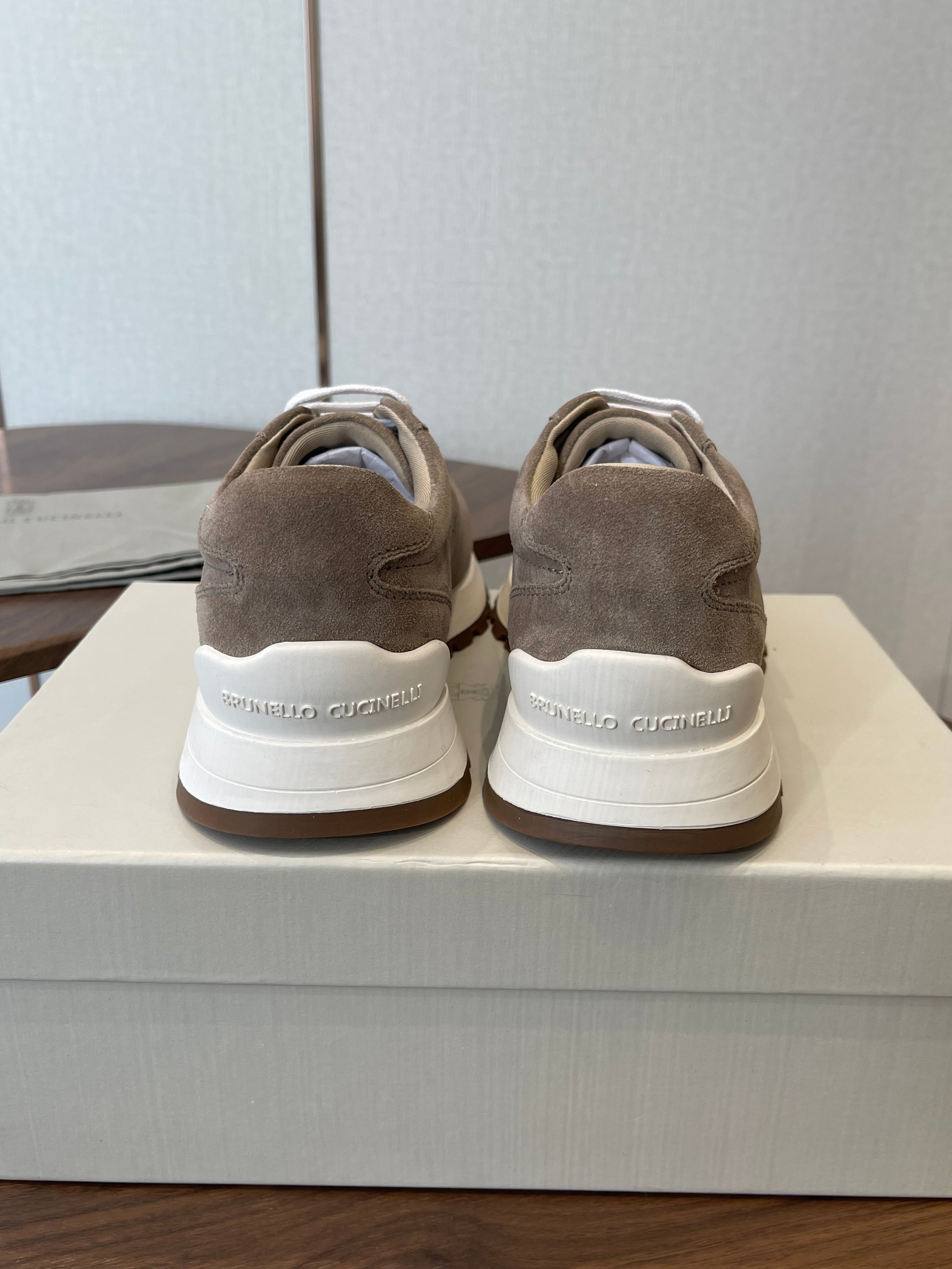 Brunello Runners With Shiny Tab Taupe Suede 624492