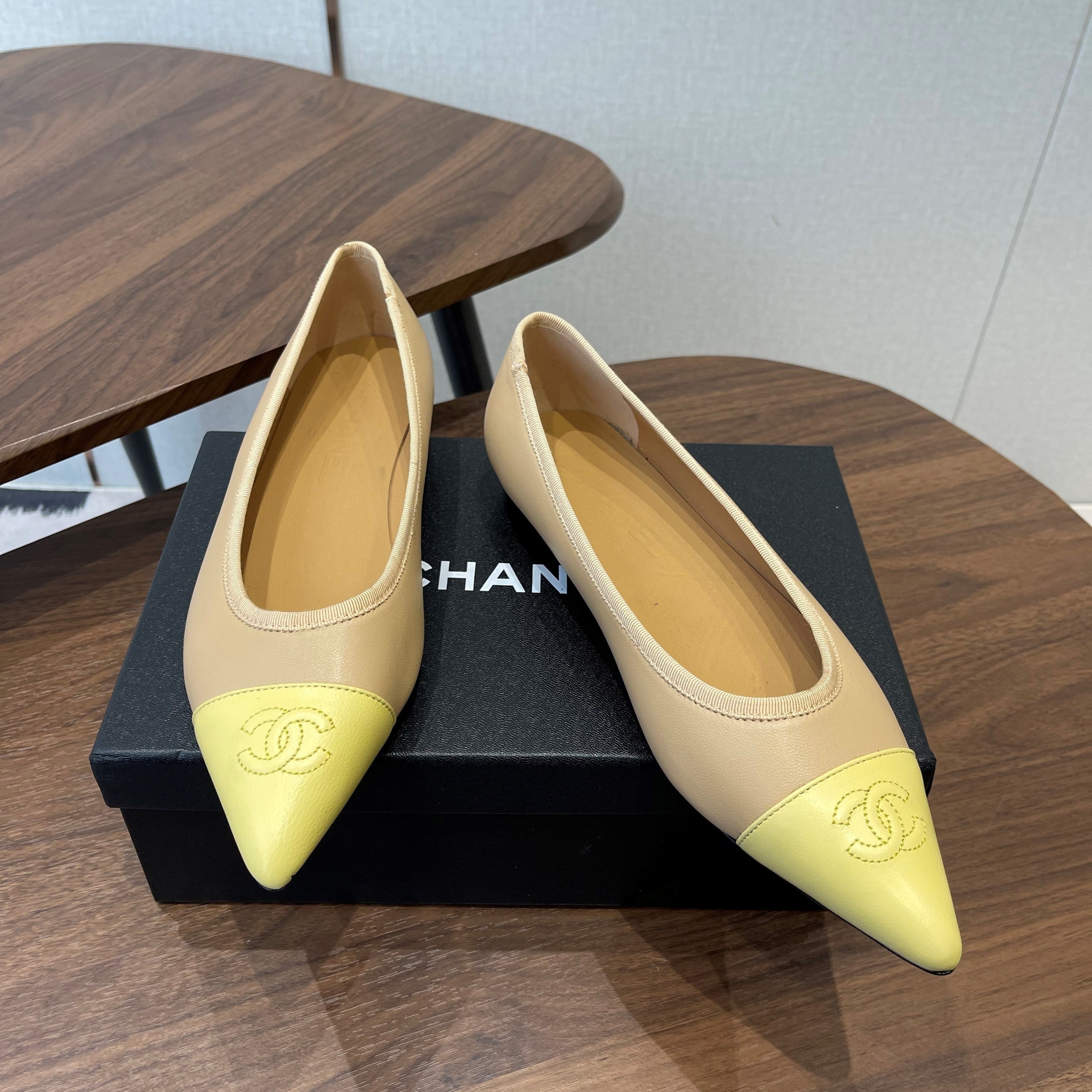 CC 26s Ballet Flats Beige Yellow Lambskin 624241