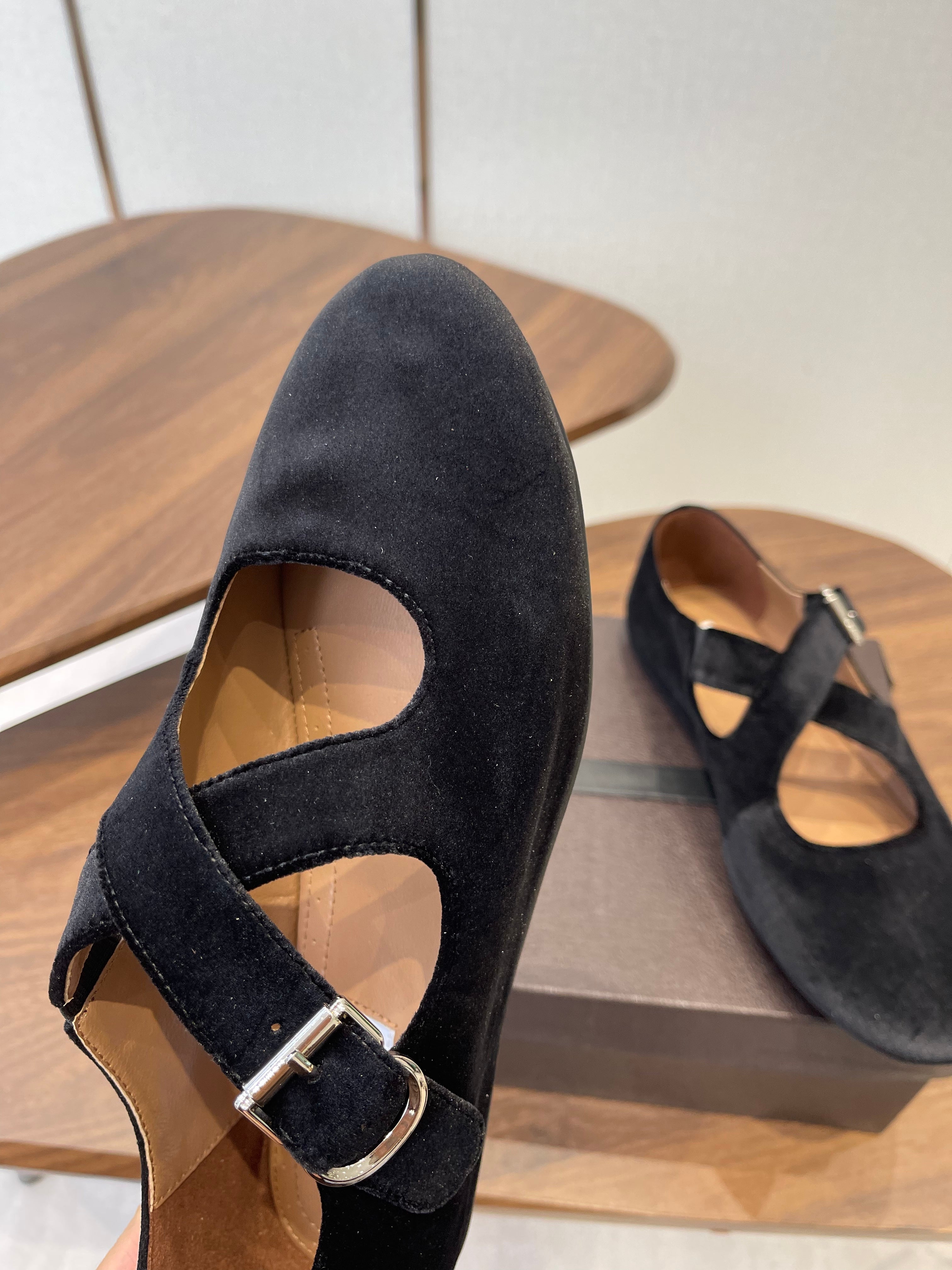Alaïa Criss Cross Ballet Flat Black Velvet 633856