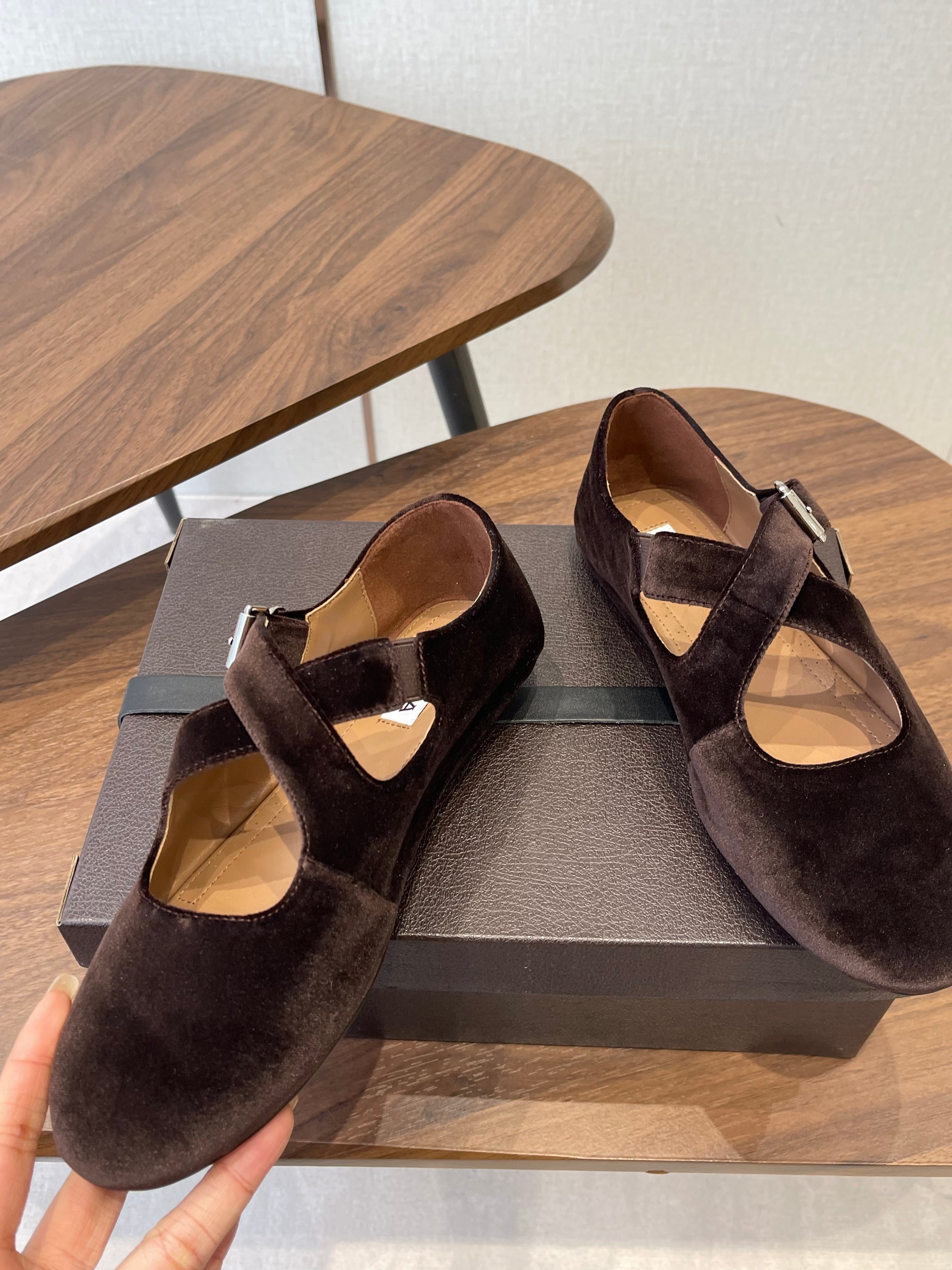 Alaïa Criss Cross Ballet Flat Dark Brown Velvet