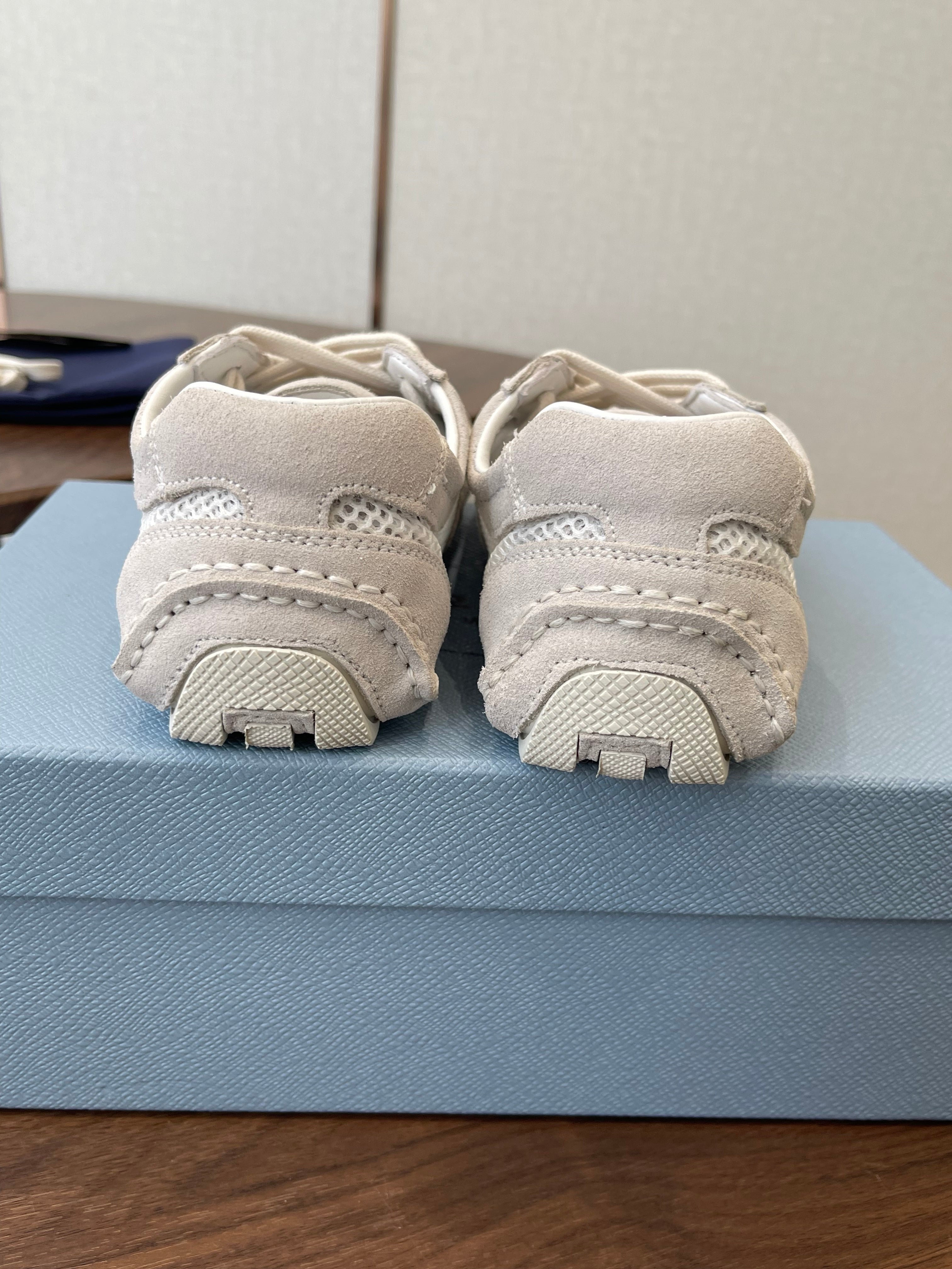 Prada Low-Top Sneakers Off White Mesh Suede 727612