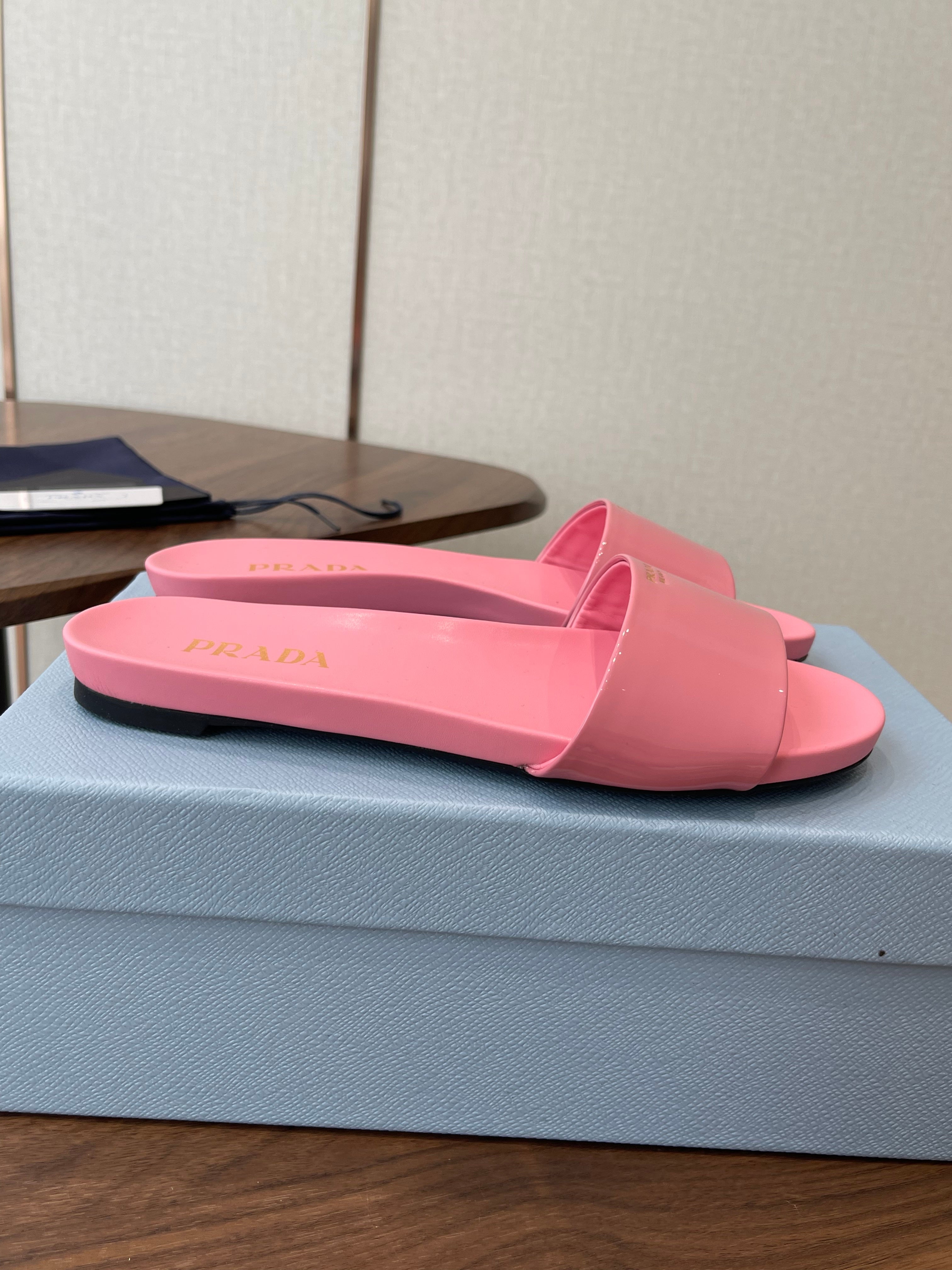Prada Logo Slides Light Pink Patent Leather 727618