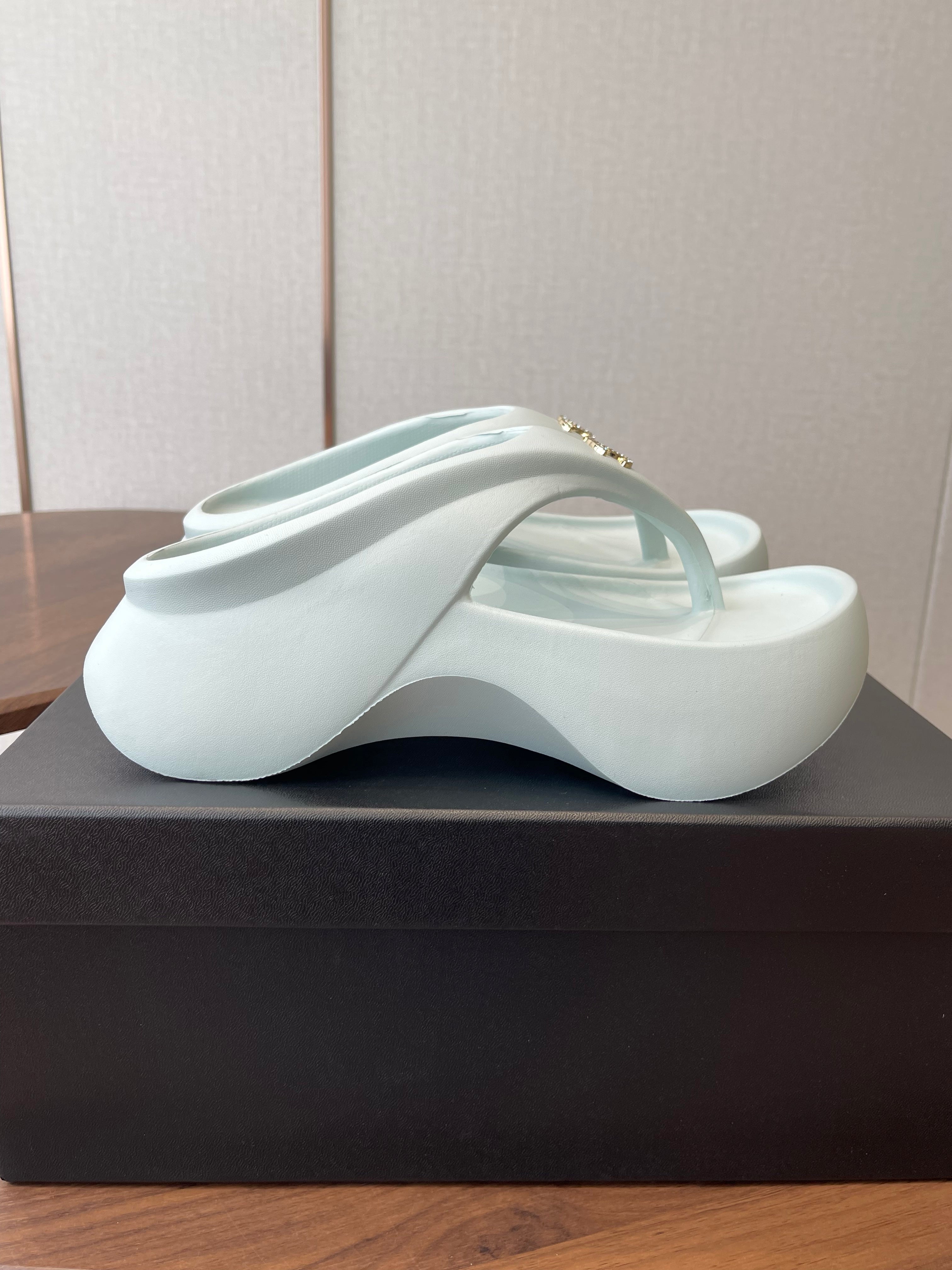 CC 26s Platform Flip-Flops Off White Rubber 727522