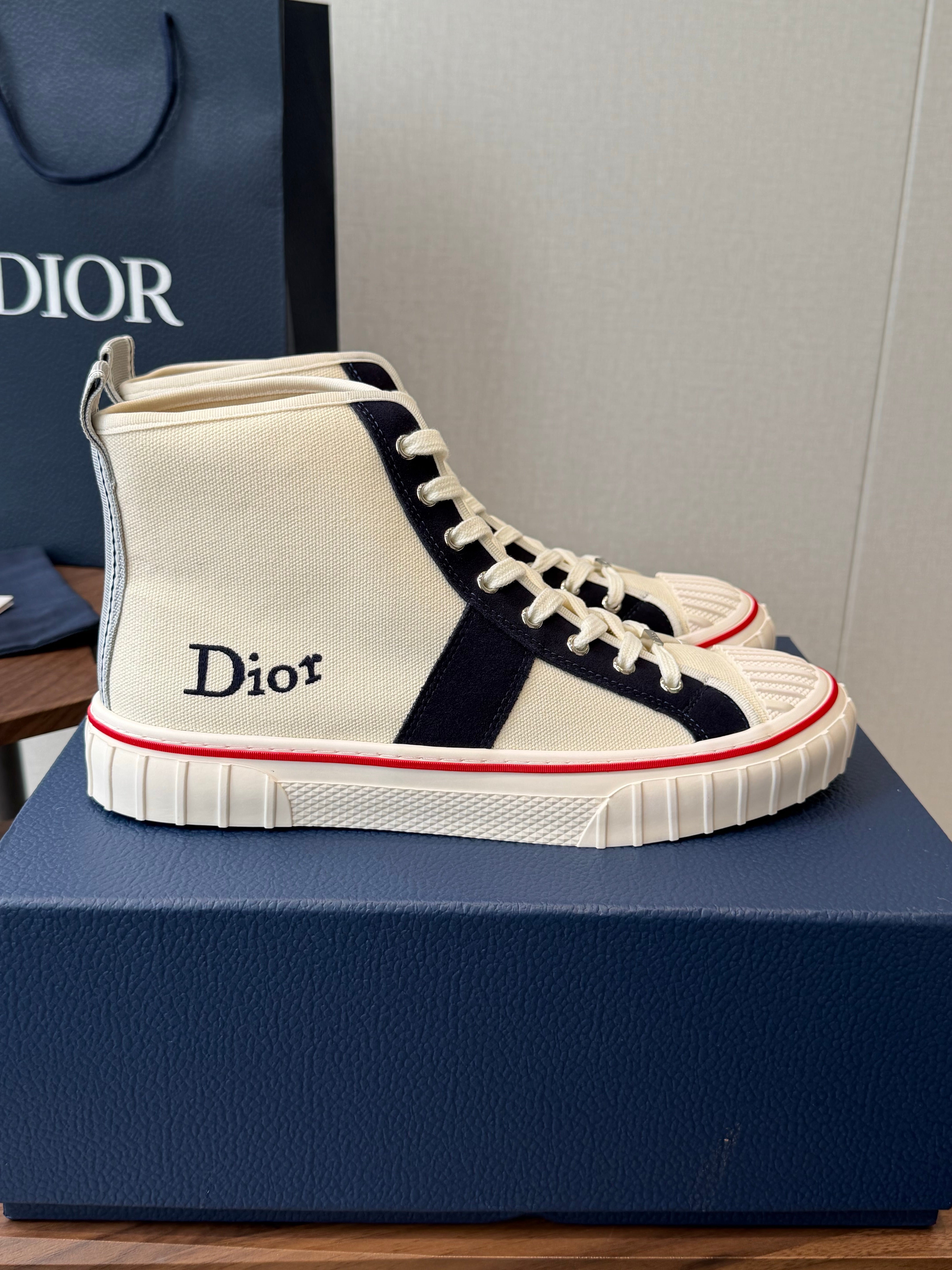 CD 26s Hooper Hight-Top Sneaker Black Beige Canvas 940262