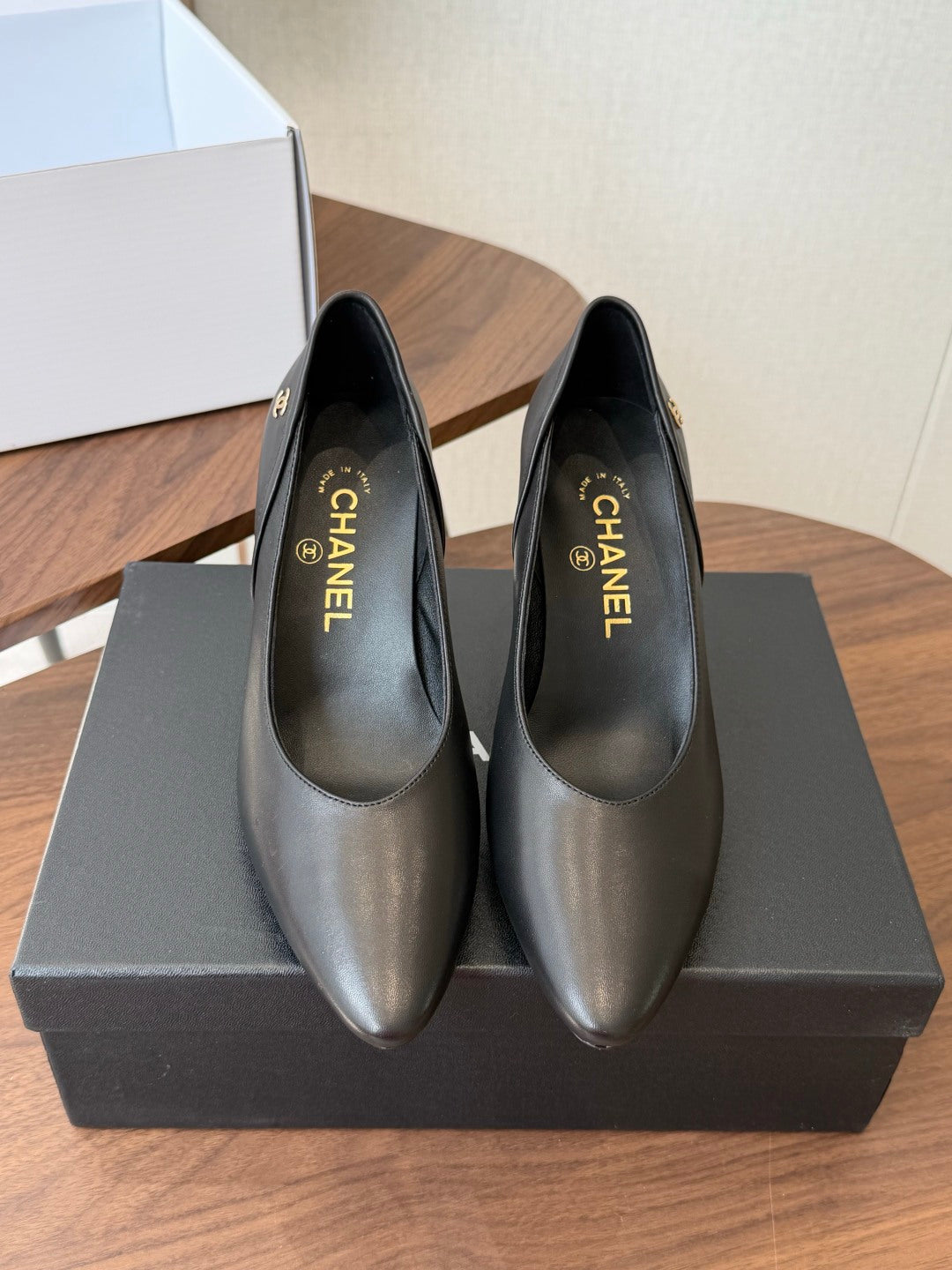 CC 26s Classic Pumps 8.5cm Black Leather 150130
