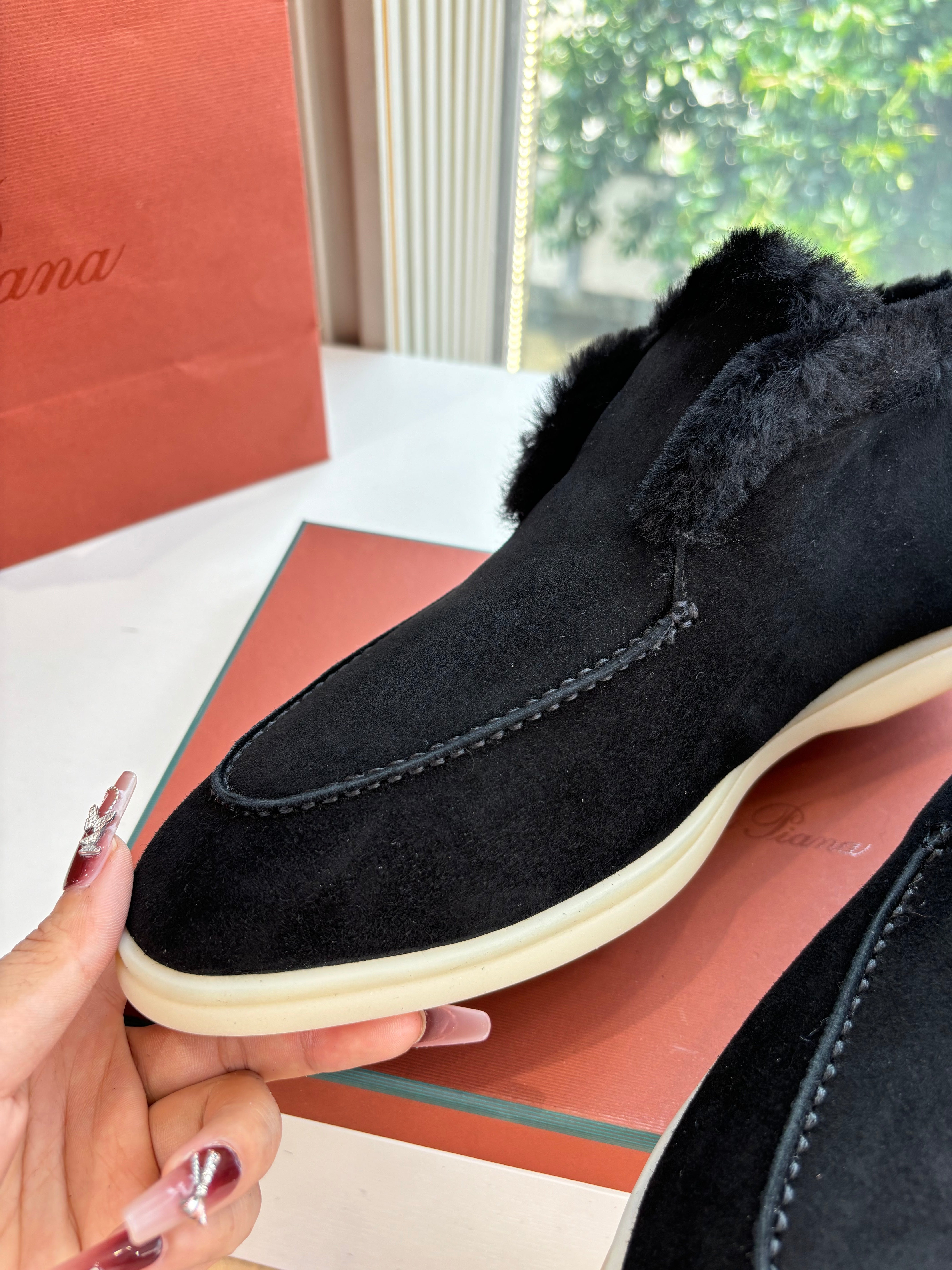 LP Open Walk Ankle Boot Black Fur Suede 507424