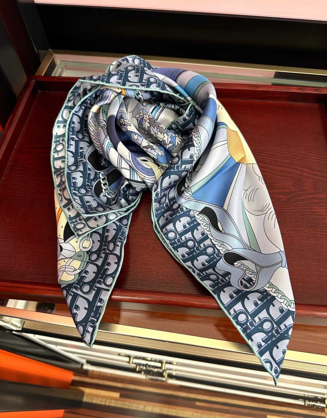 CD Scarf 90x90 Colorful Twill Silk 461767