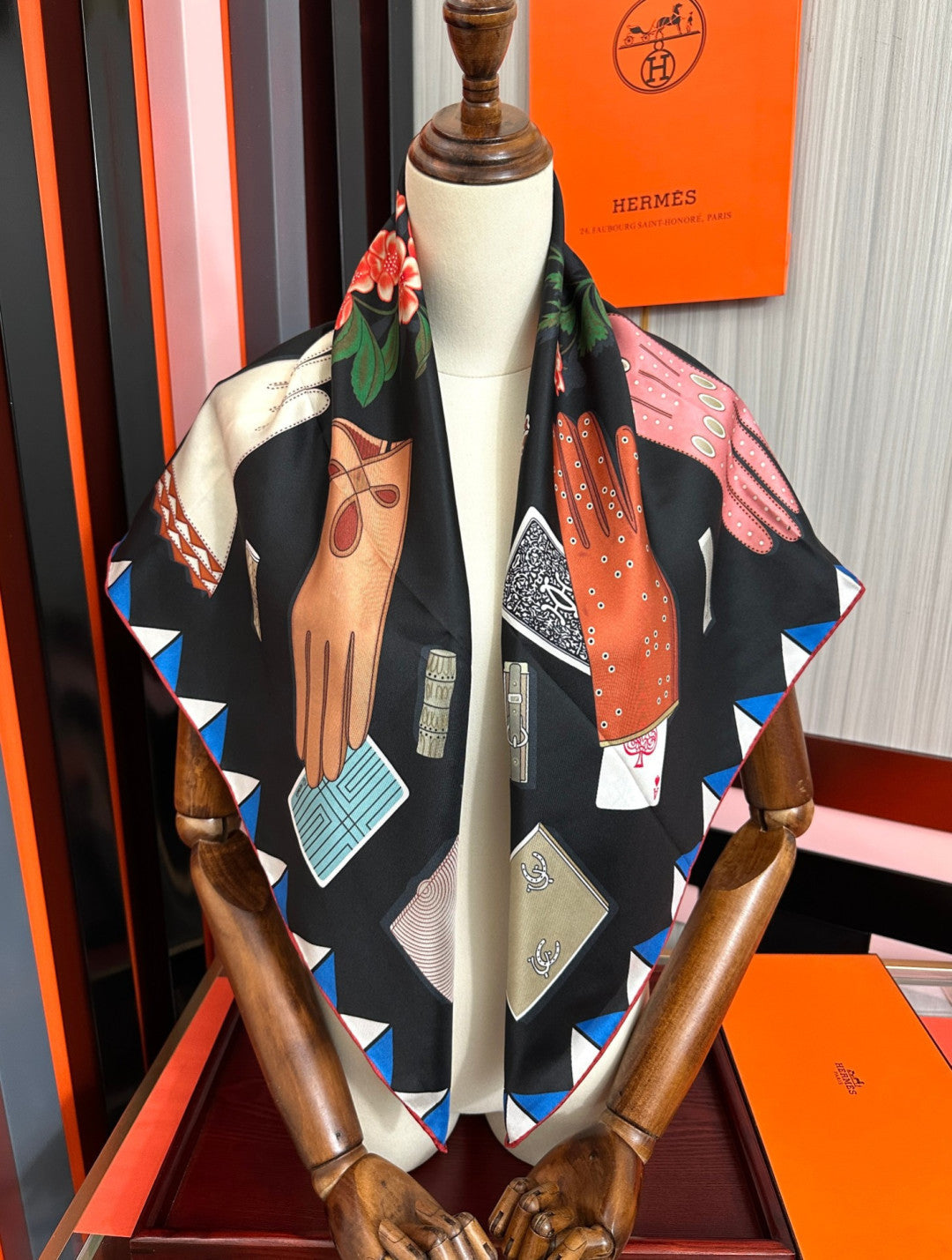 HM Scarf 90x90 Colorful Twill Silk 511158