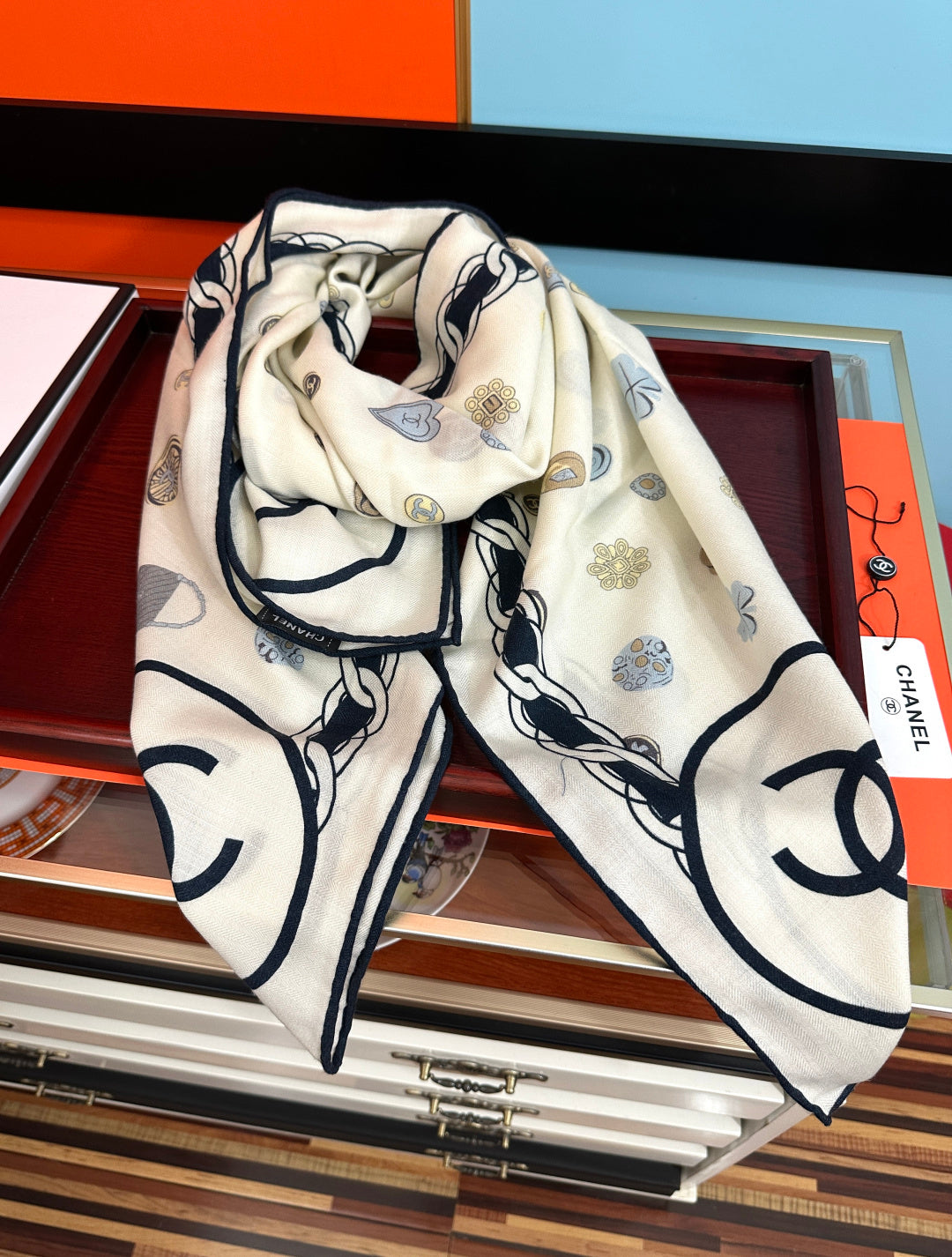 CC 26s Scarf 140 In Cashmere And Silk 445084