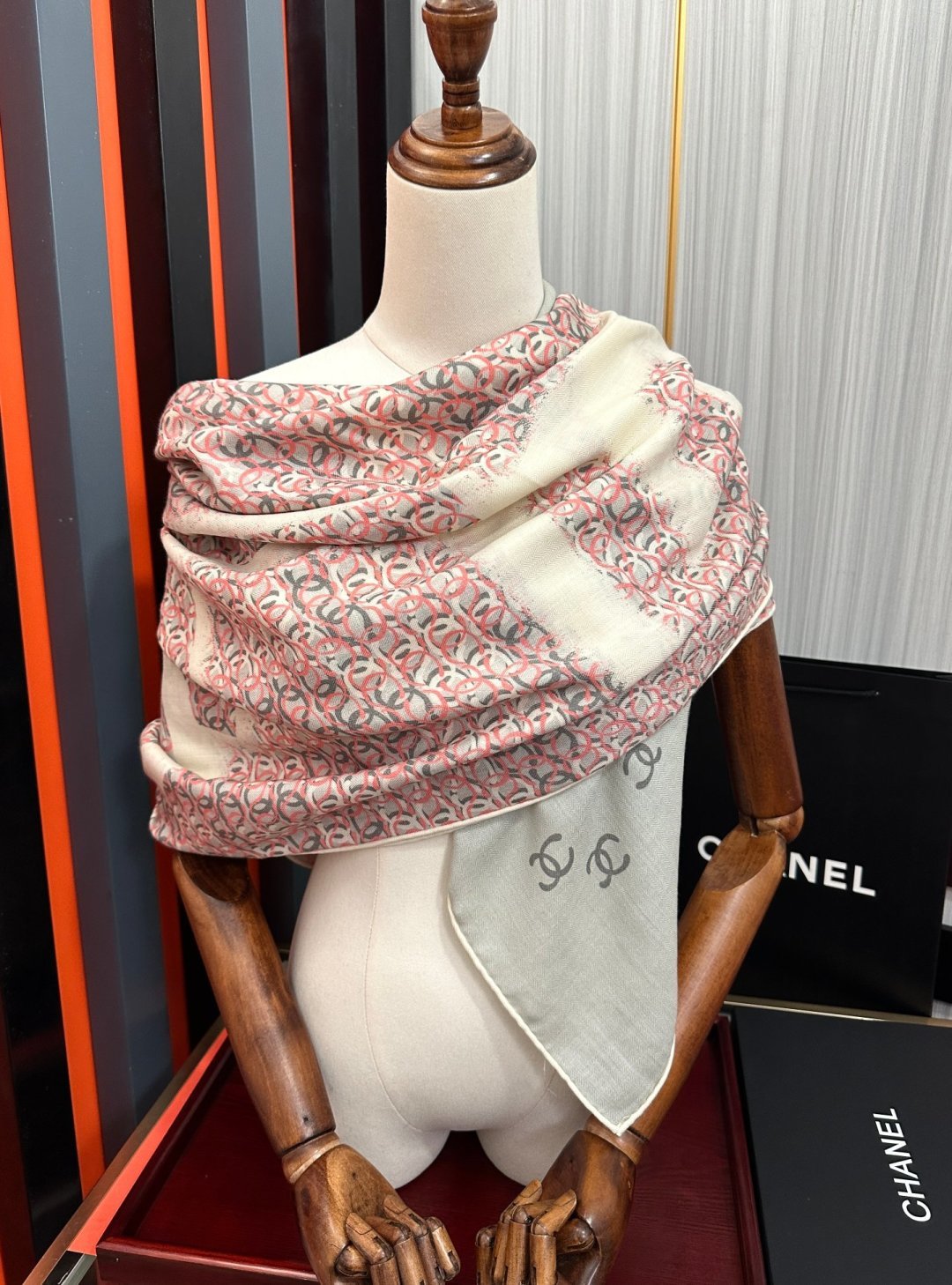 CC 26s Scarf 140 In Cashmere And Silk 452246