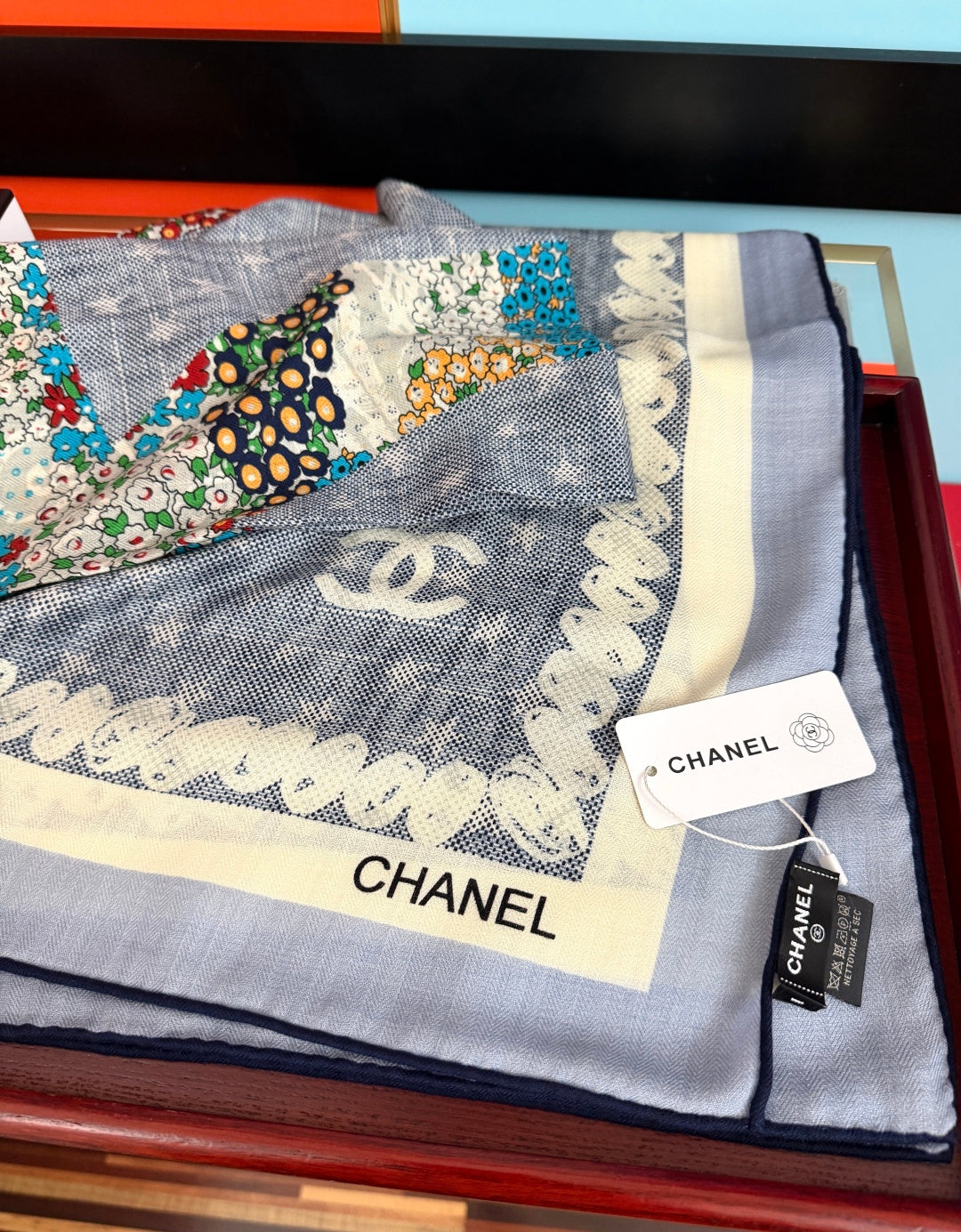 CC 26s Scarf 140 In Cashmere And Silk 521956