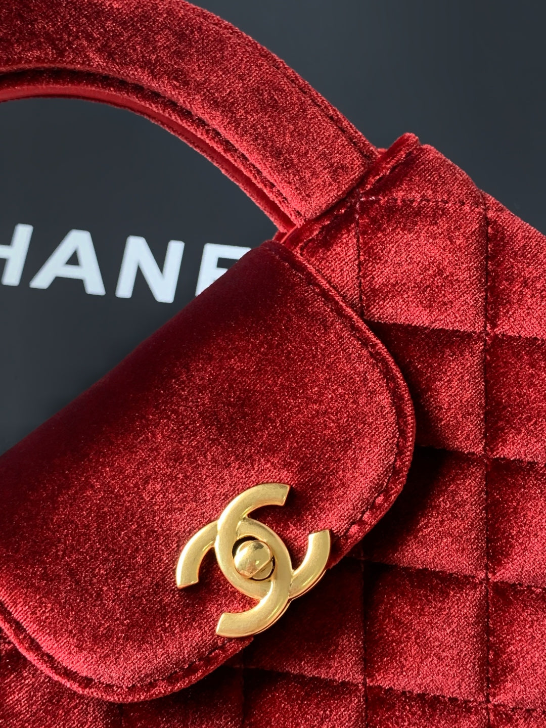 cc 24a nano 19cm kelly shopper bag red velvet