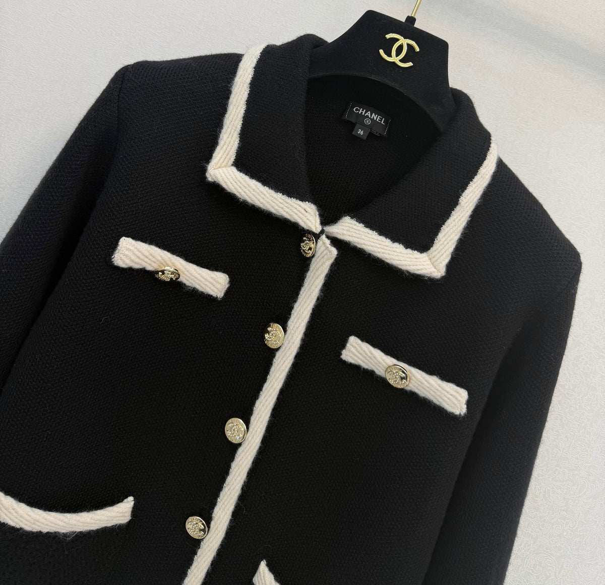 Chanel 26s Jacket Contrasting-Trim Knit Tweed Black 429798