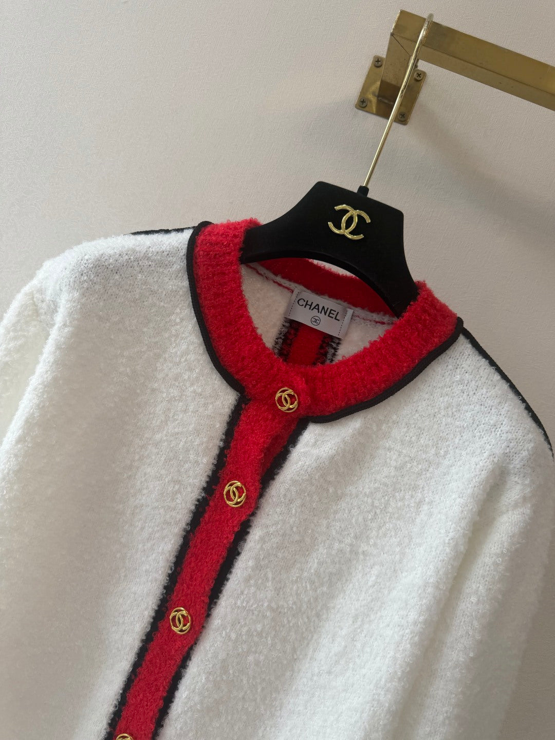 Chanel 2026 Gold Button Contrast Trim Bouclé Cardigan Jacket Tweed 438315