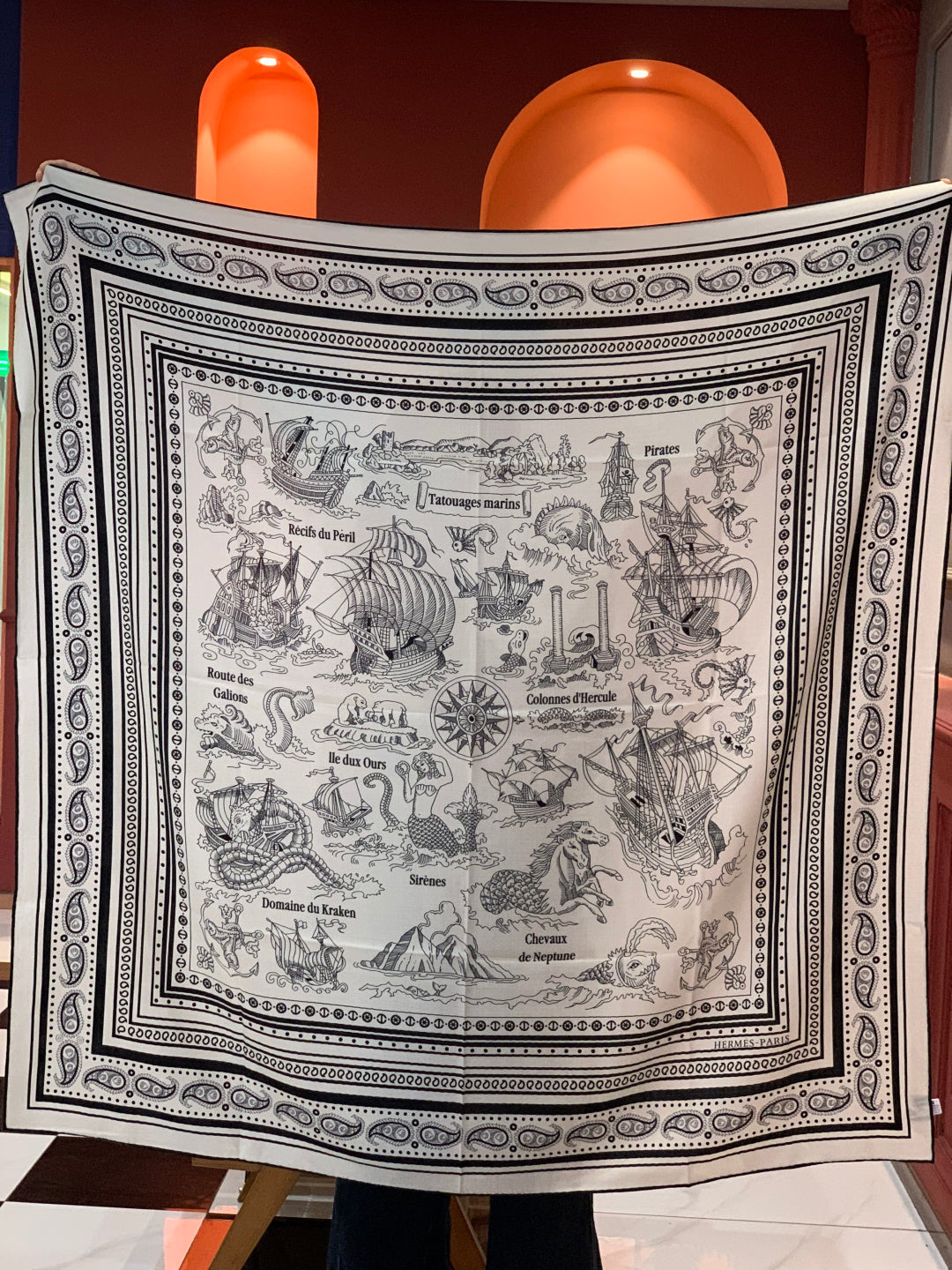 HM 26s Double-sided Scarf 140cm Black White Silk Cashmere 153144