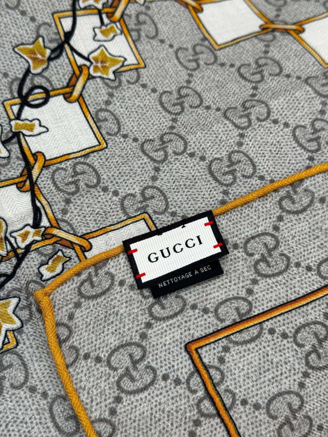 GG Printed Silk Twill Carré 140cm Grey Multicolour Mulberry Silk Twill 153147